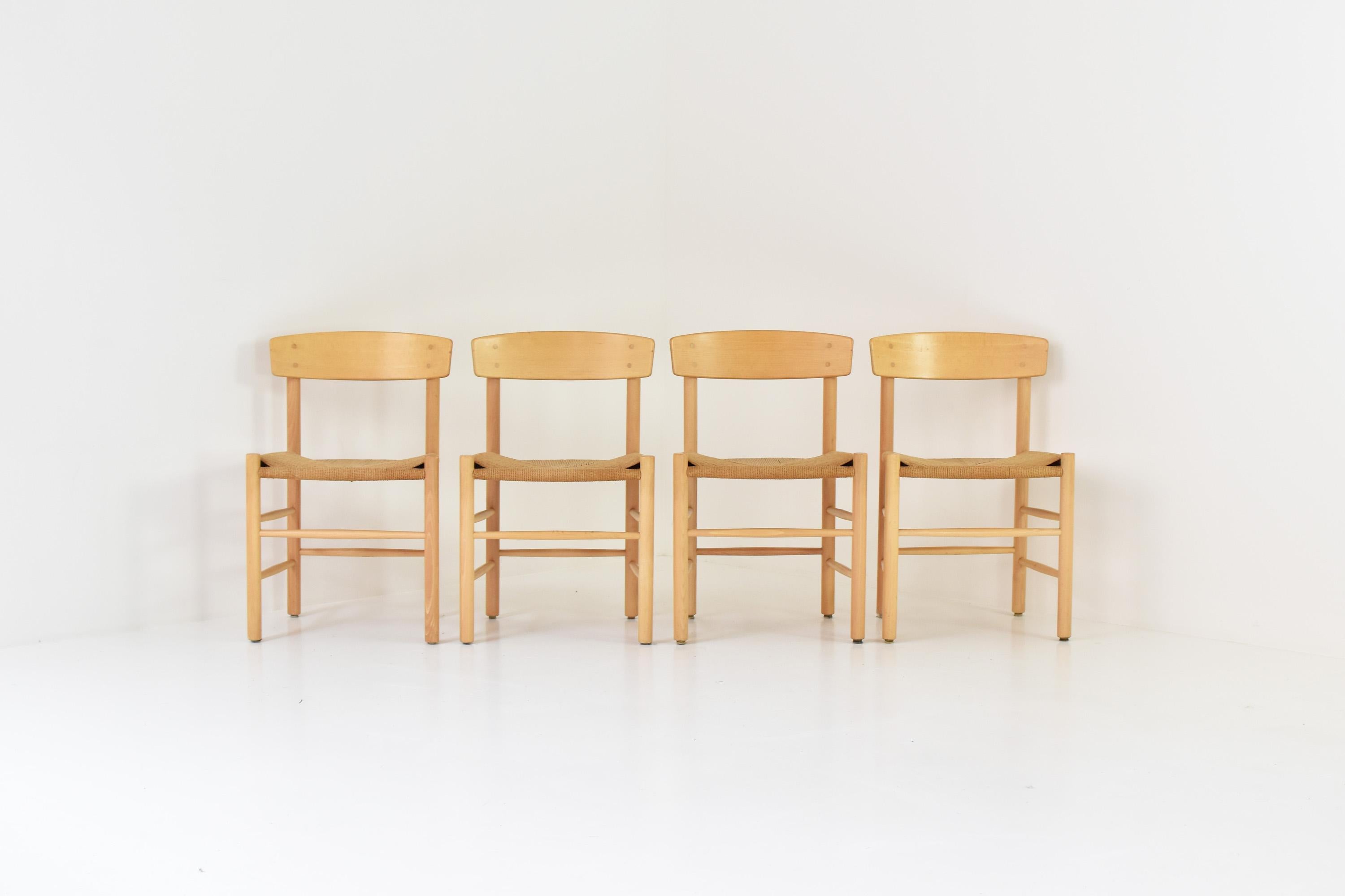 Set of 4 model ‘J39’ dining chairs by Børge Mogensen for FDB Møbler, Denmark 1960’s. These chairs are made out of oak and got its original handwoven paper cord seats. Due to its different use in private as well as public spaces the chair got called