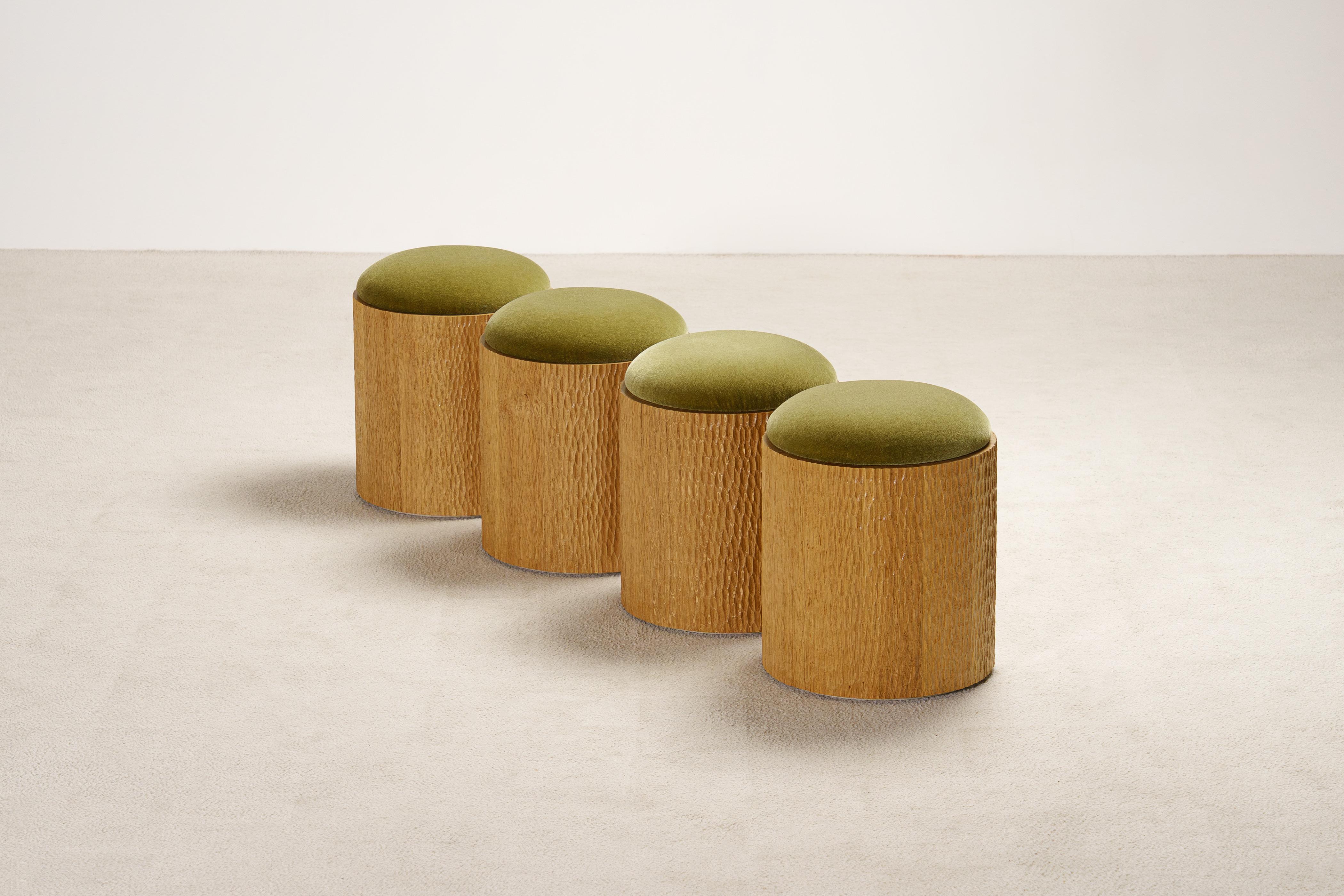 Juego de 4 taburetes Jessie de Proisy Studio. Tejido de mohair de lujo. Siglo XXI y contemporáneo en venta