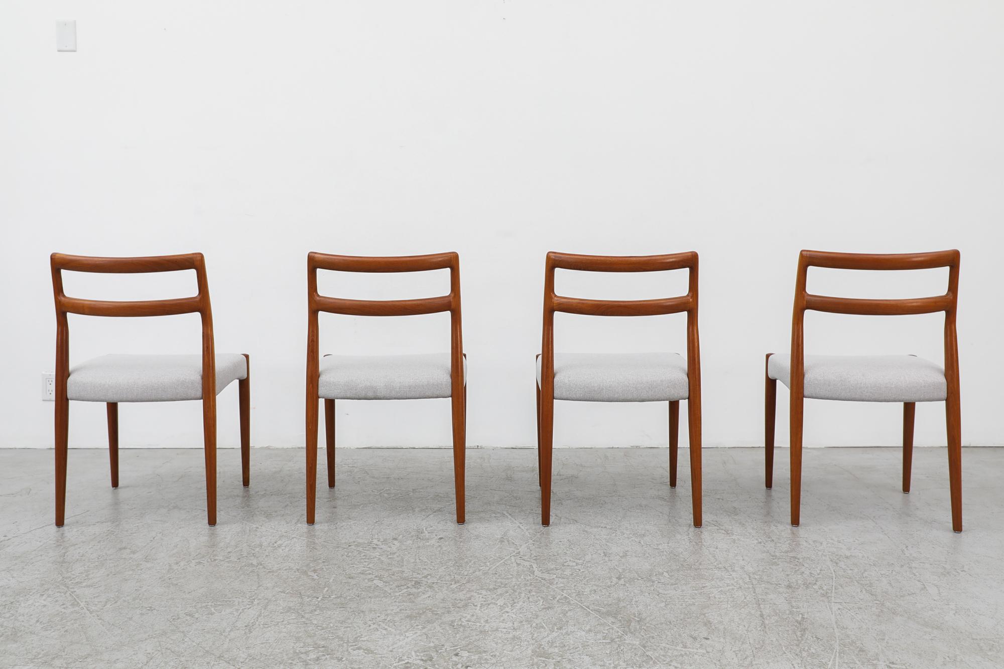 Set of 4 Johannes Andersen Mid-Century Dining Chairs with Light Gray Seats In Good Condition In Los Angeles, CA
