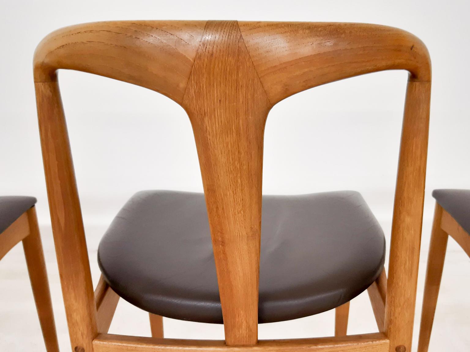 Set of 4 Johannes Andersen Juliane Dining Chairs in Oak and Leather, Denmark In Good Condition In Amsterdam, NL