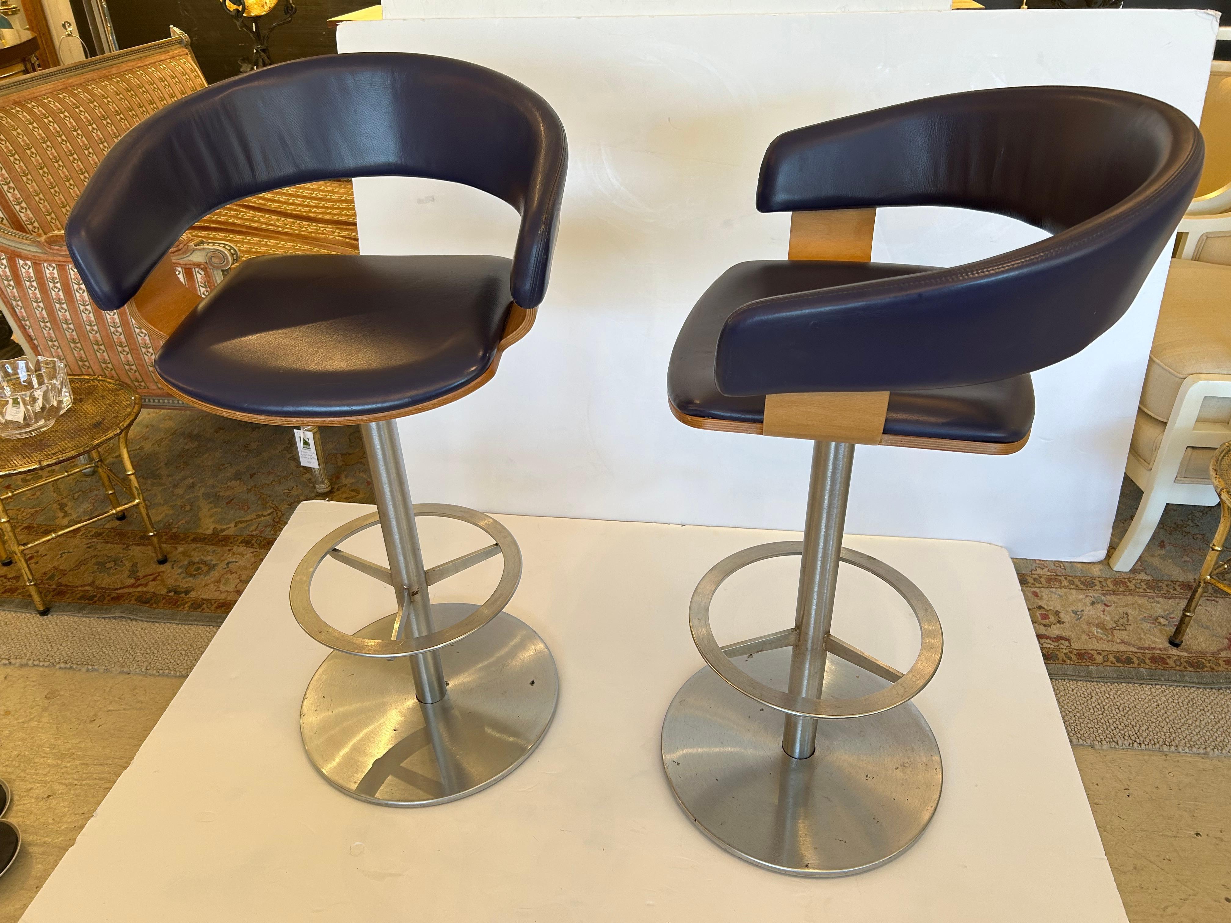Juego de 4 taburetes de bar John Coleman de piel de roble y acero by Allermuir en venta 3