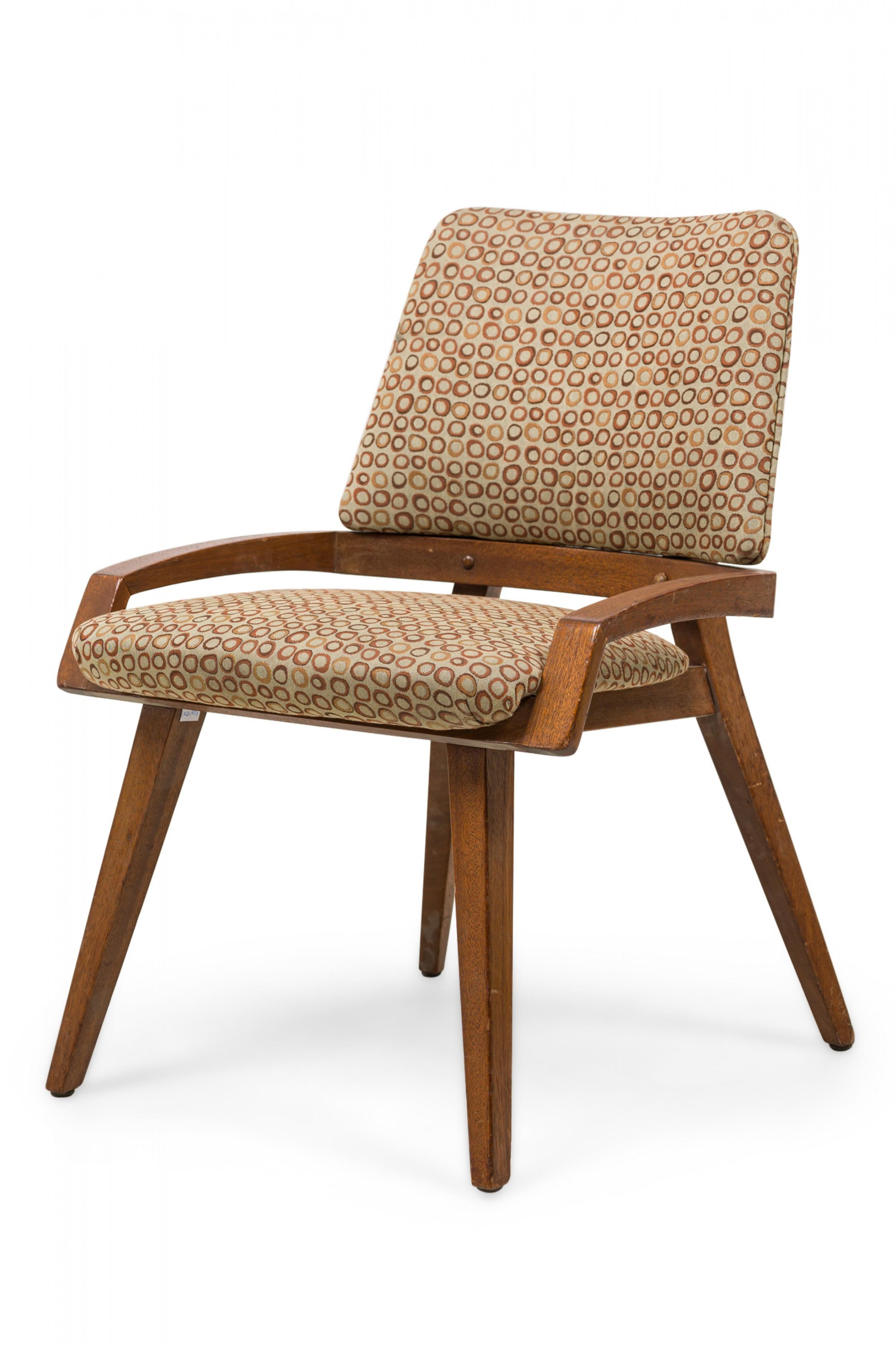 Mid-Century moderno Set di 4 poltrone imbottite moderne John Keal for Brown Saltman in vendita