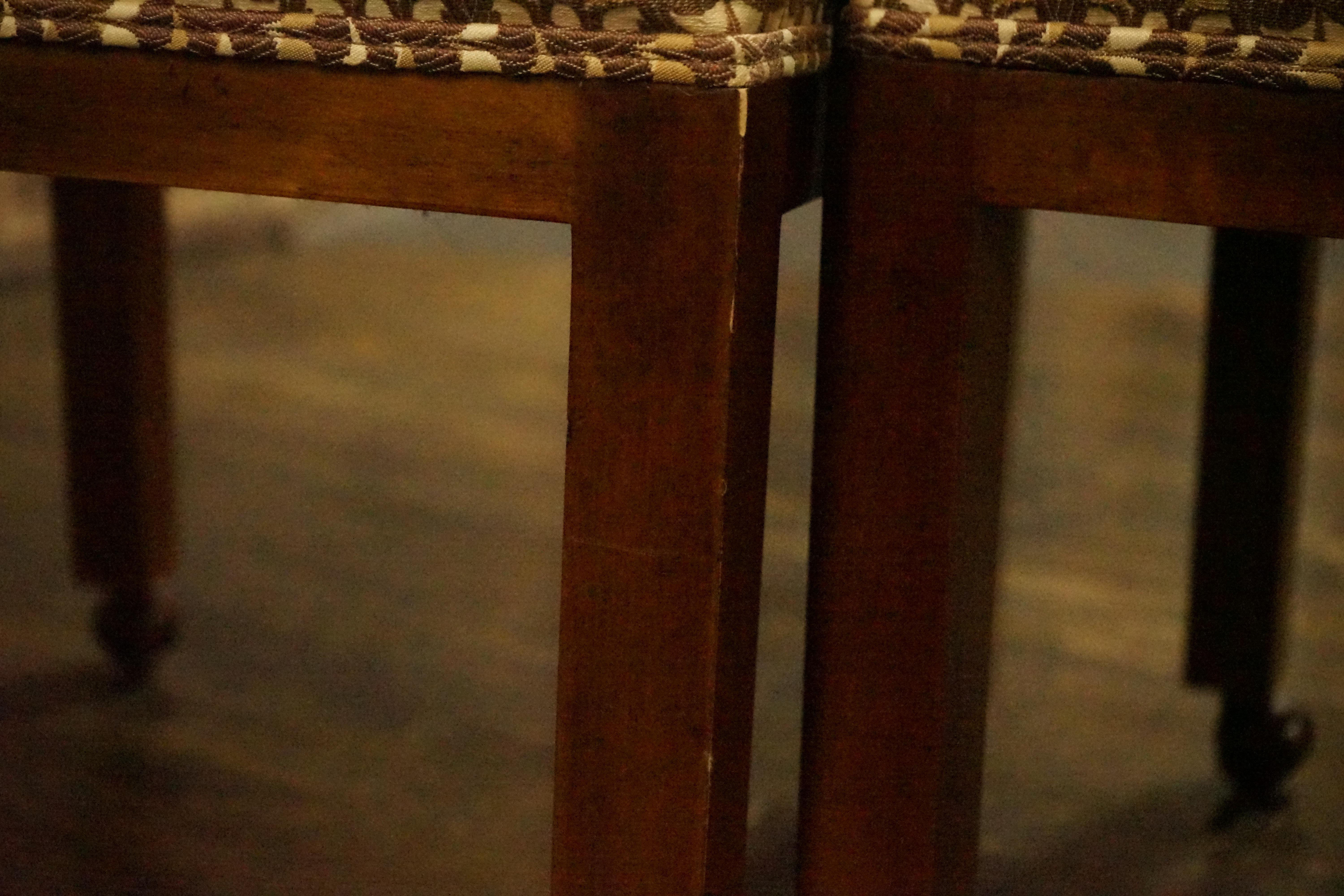 Tissu d'ameublement Ensemble de 4 chaises de salle à manger à roulettes de style Parsons John Widdicomb en vente