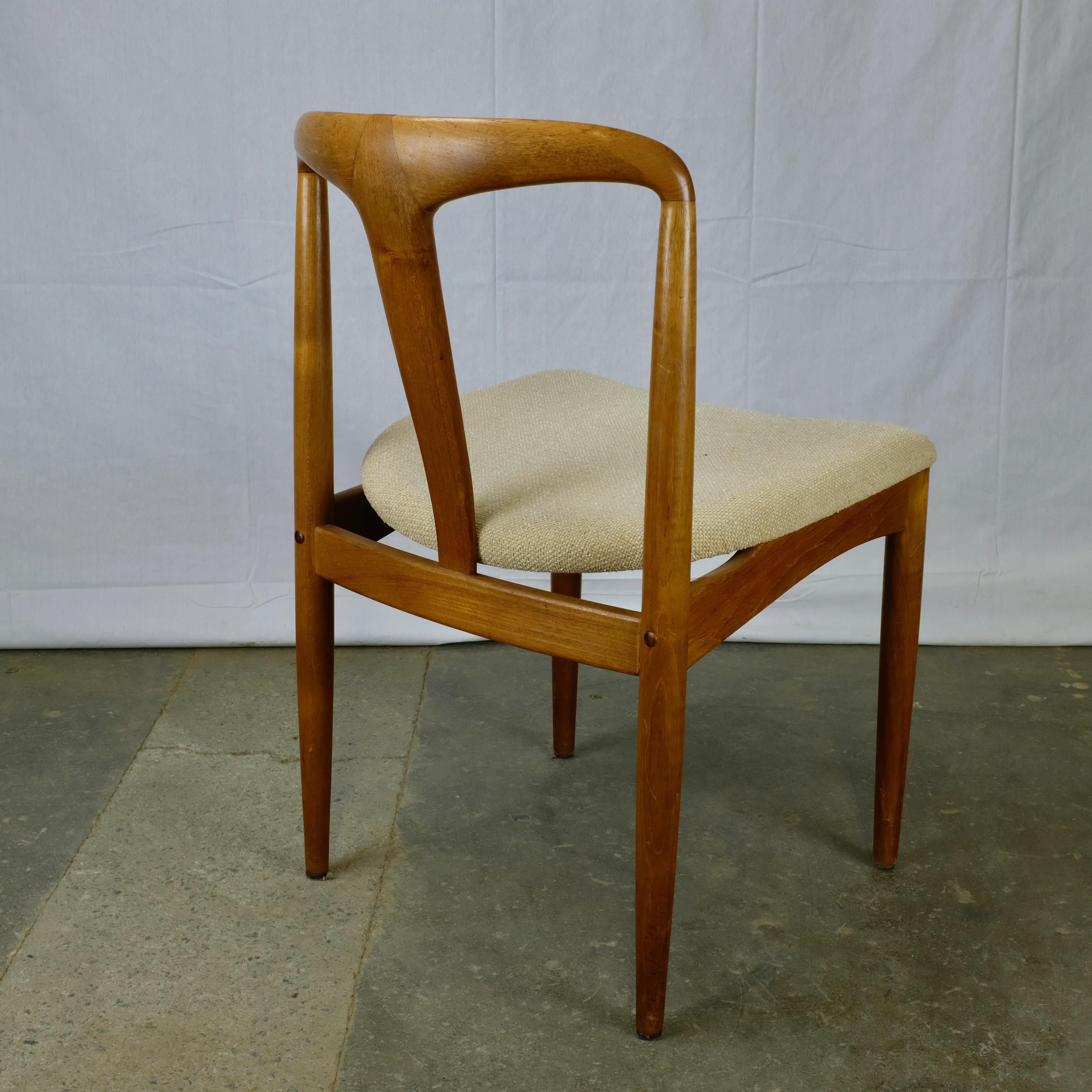 Set of 4 'Juliane' Teak Dining Chairs by Johannes Andersen In Excellent Condition For Sale In Ottawa, ON