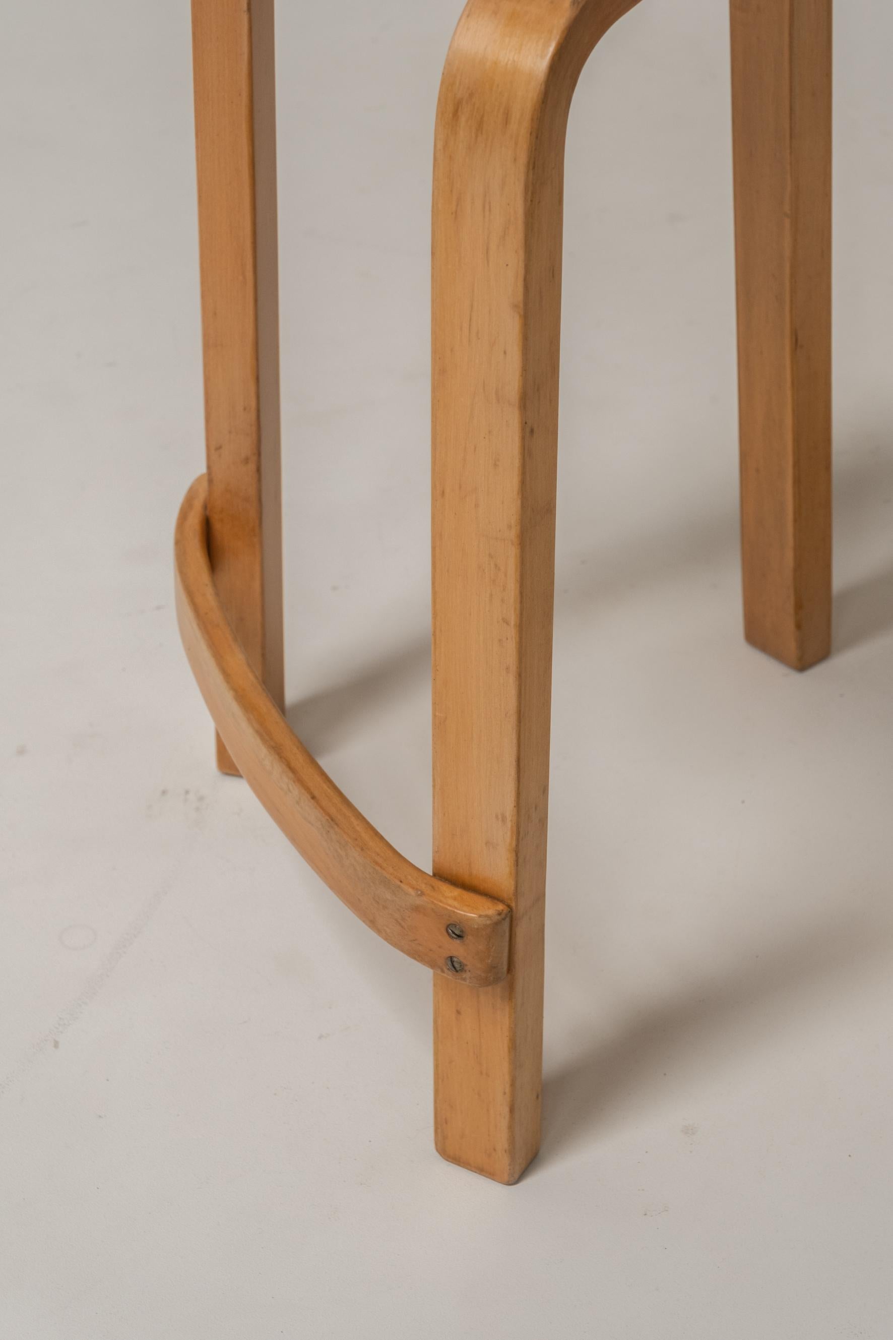 Wood Set of 4 K65 Stools by Alvar Aalto for Artek, 1960s For Sale