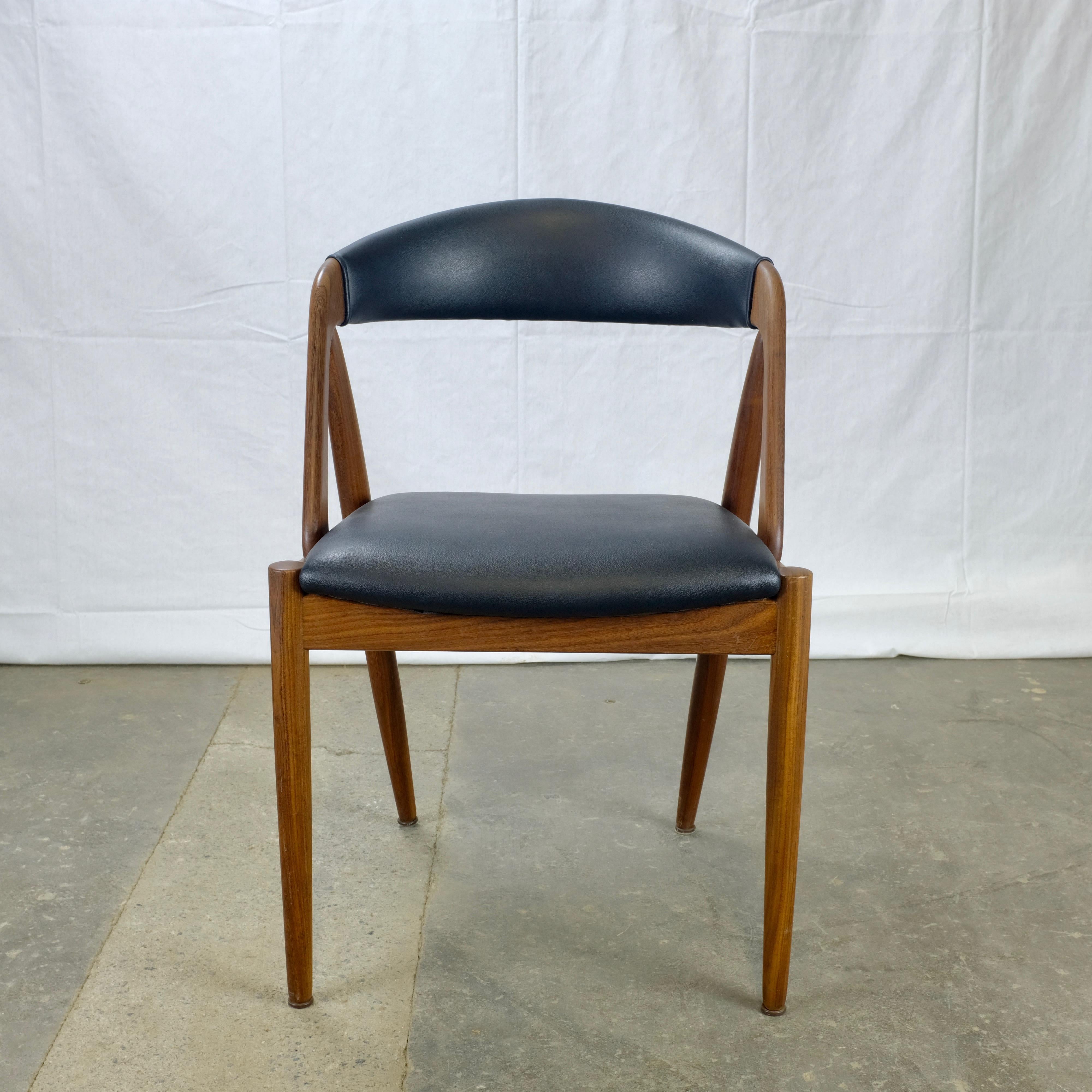 Scandinavian Modern Set of 4 Kai Kristiansen Model 31 Dining Chairs in Teak For Sale