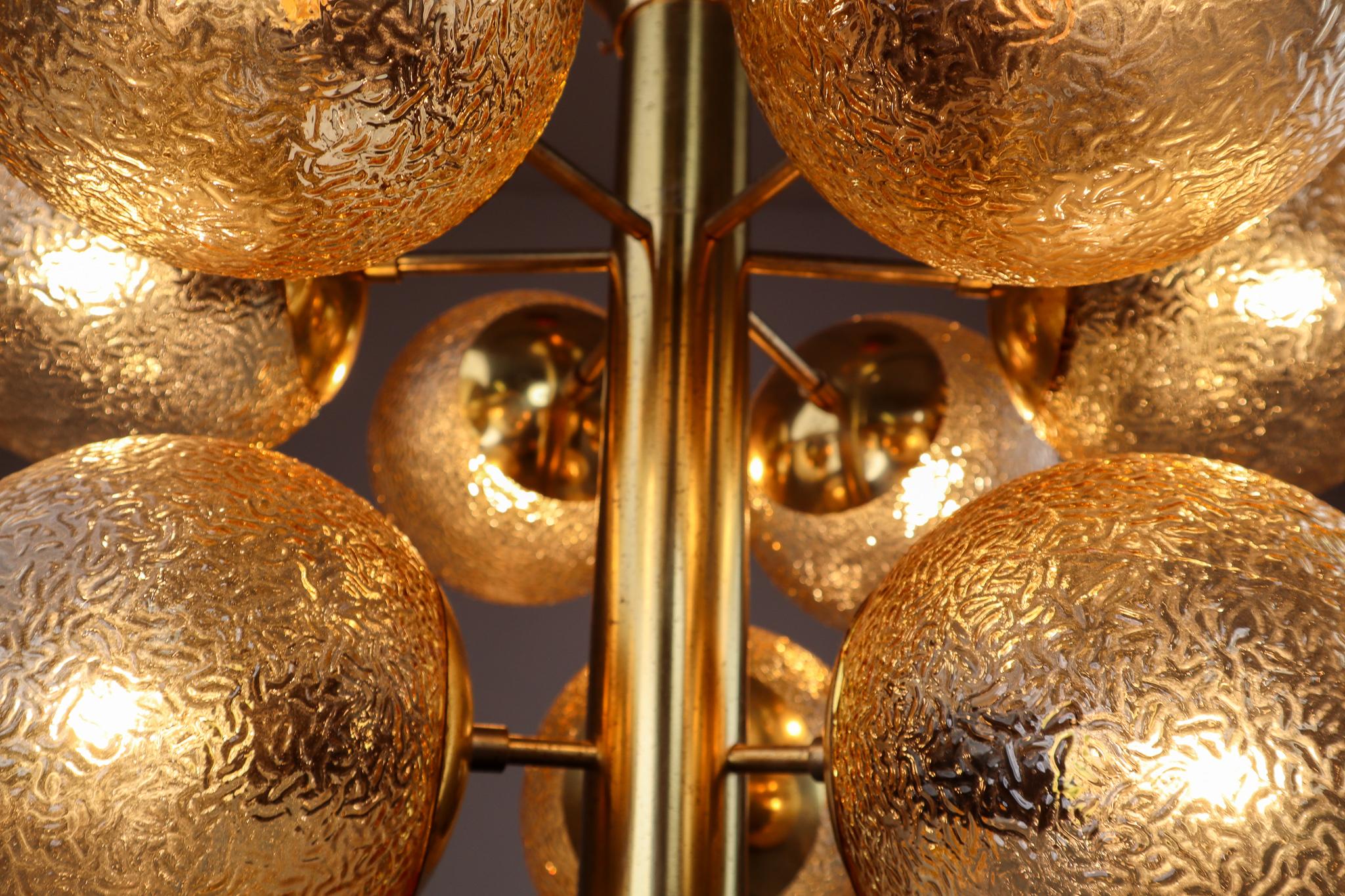 Late 20th Century Set of 4 Kaiser Sputnik Glass Globes Patinated Brass Chandeliers, Germany, 1970s For Sale