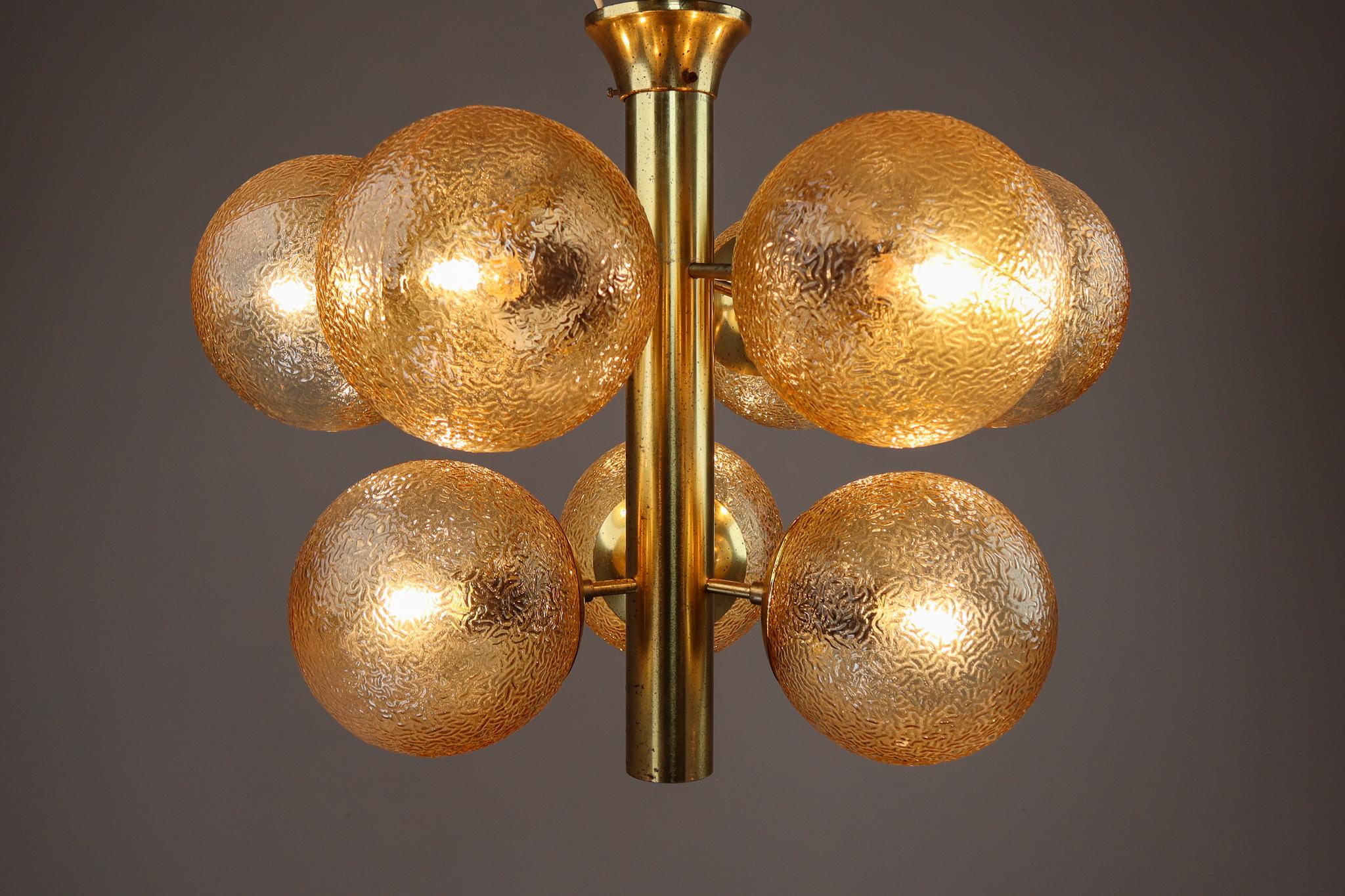 Set of 4 Kaiser Sputnik Glass Globes Patinated Brass Chandeliers, Germany, 1970s For Sale 2