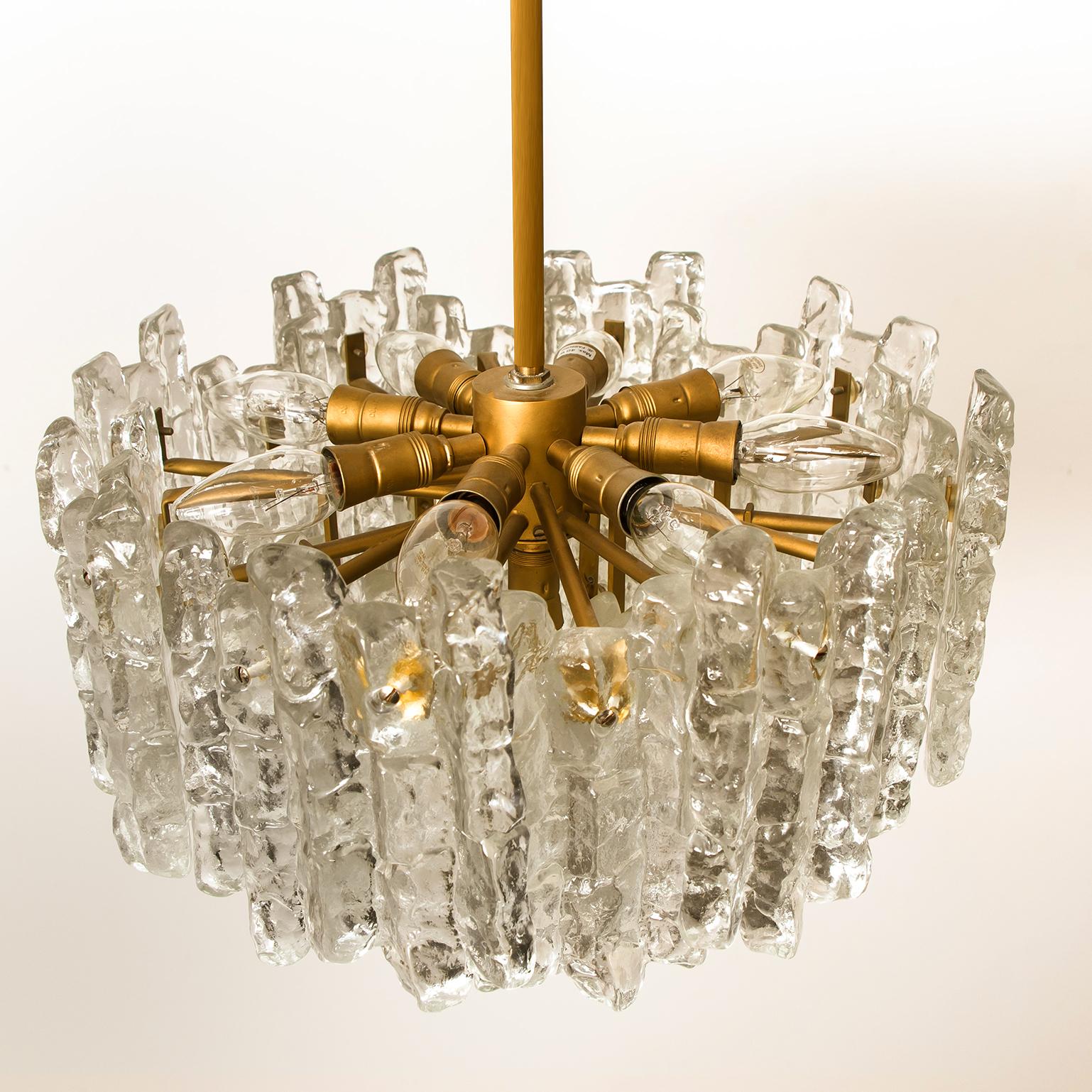 Set di 4 lampadari in vetro ghiaccio Kalmar, 2 scones da parete e 2 lampadari in vendita 5