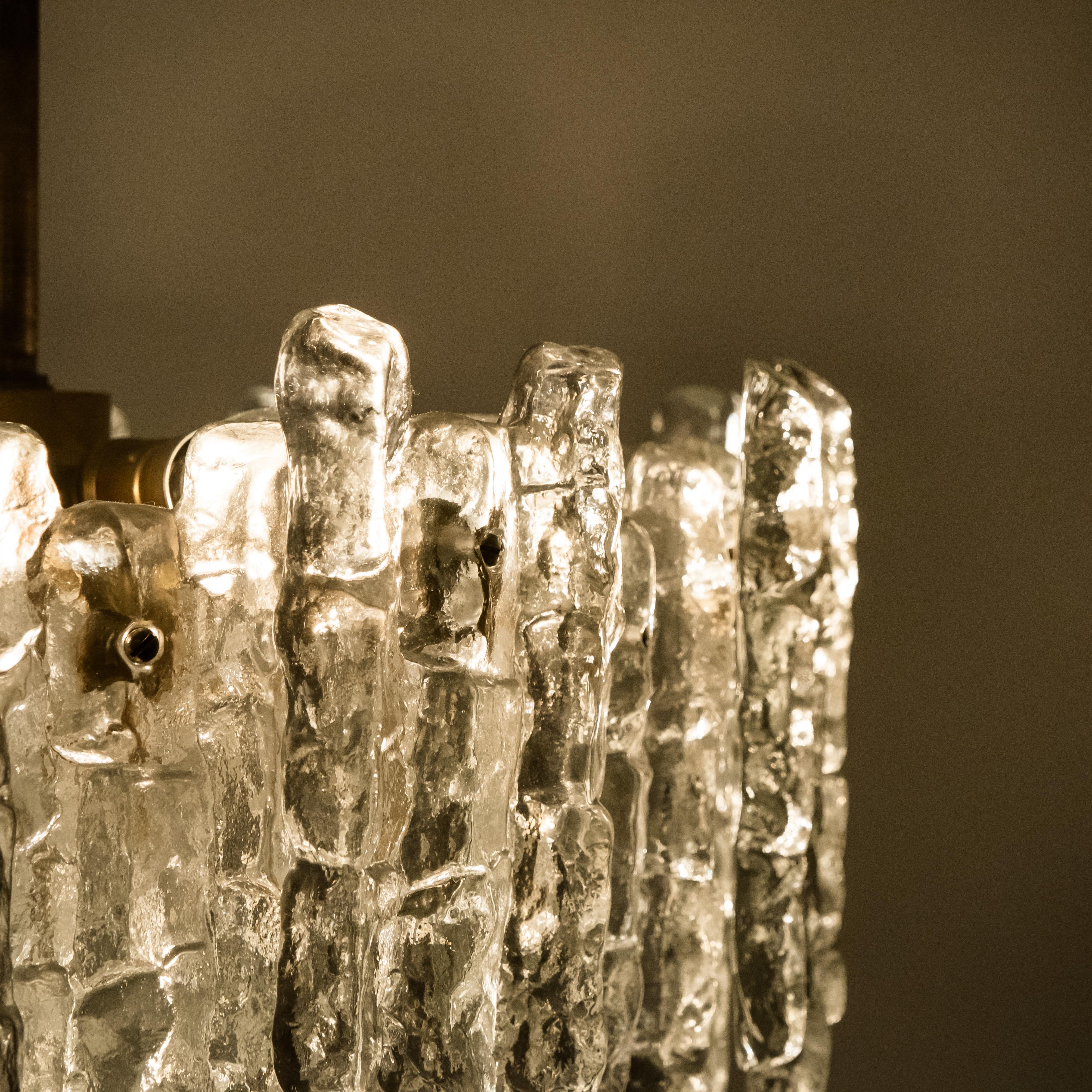 Set aus 4 Kalmar-Eisglas-Leuchten, 2 Wandleuchtern und 2 Kronleuchtern im Angebot 6