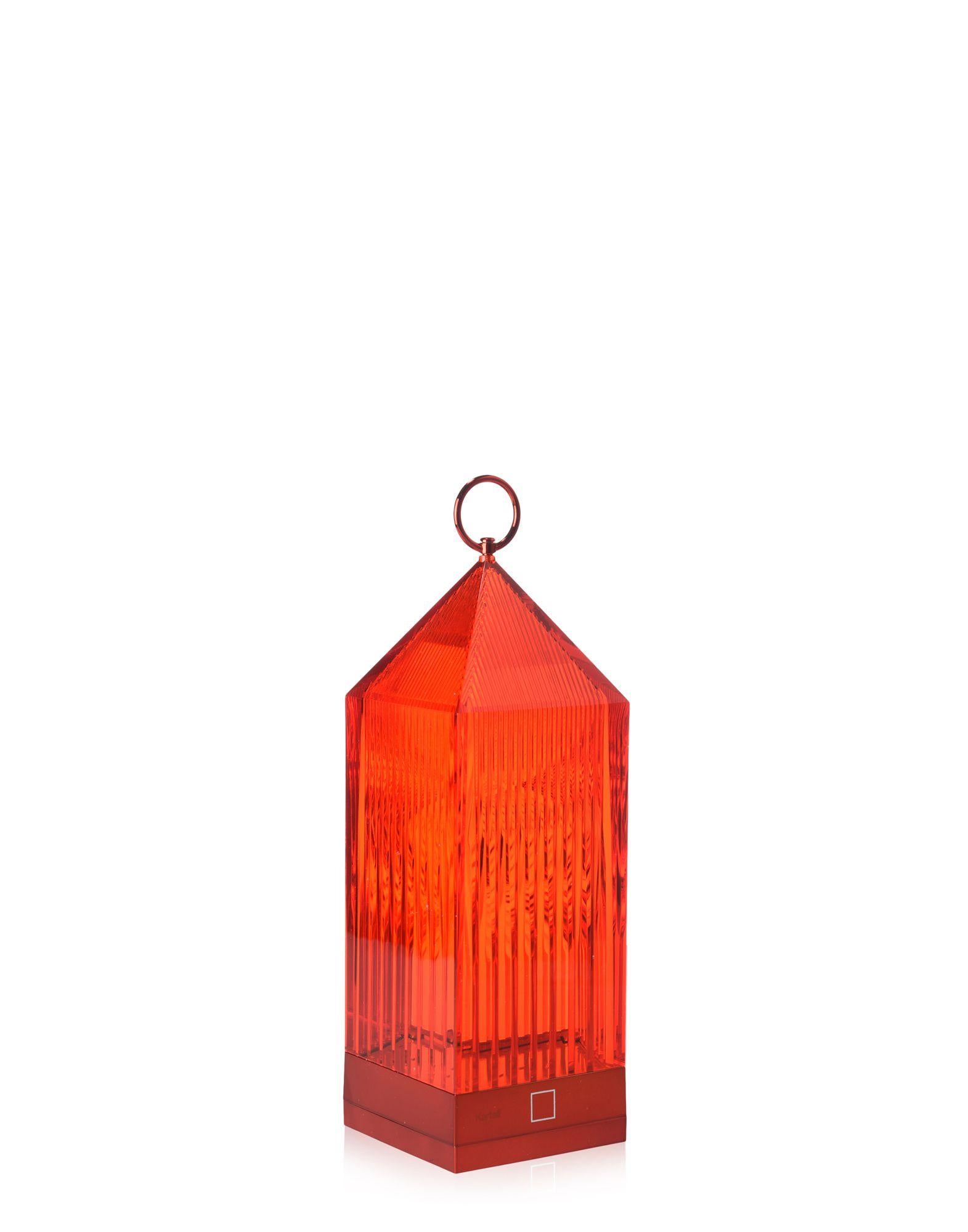 Lantern de Fabio Novembre est une lampe portable originale à LED, transparente, 