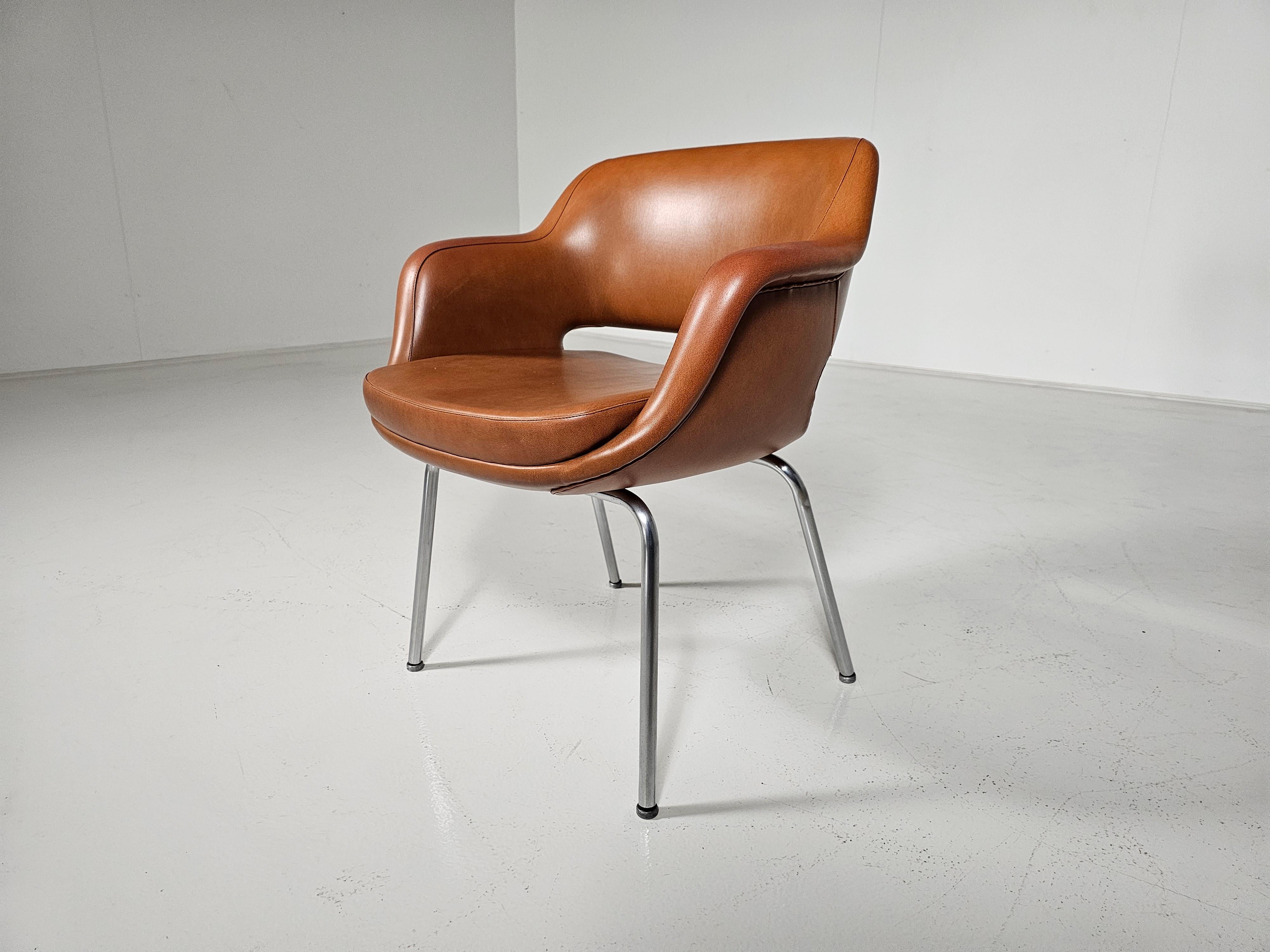 Set di 4 sedie Kilta 'Model 1106/3' di Olli Mannermaa per Cassina, anni '60 4