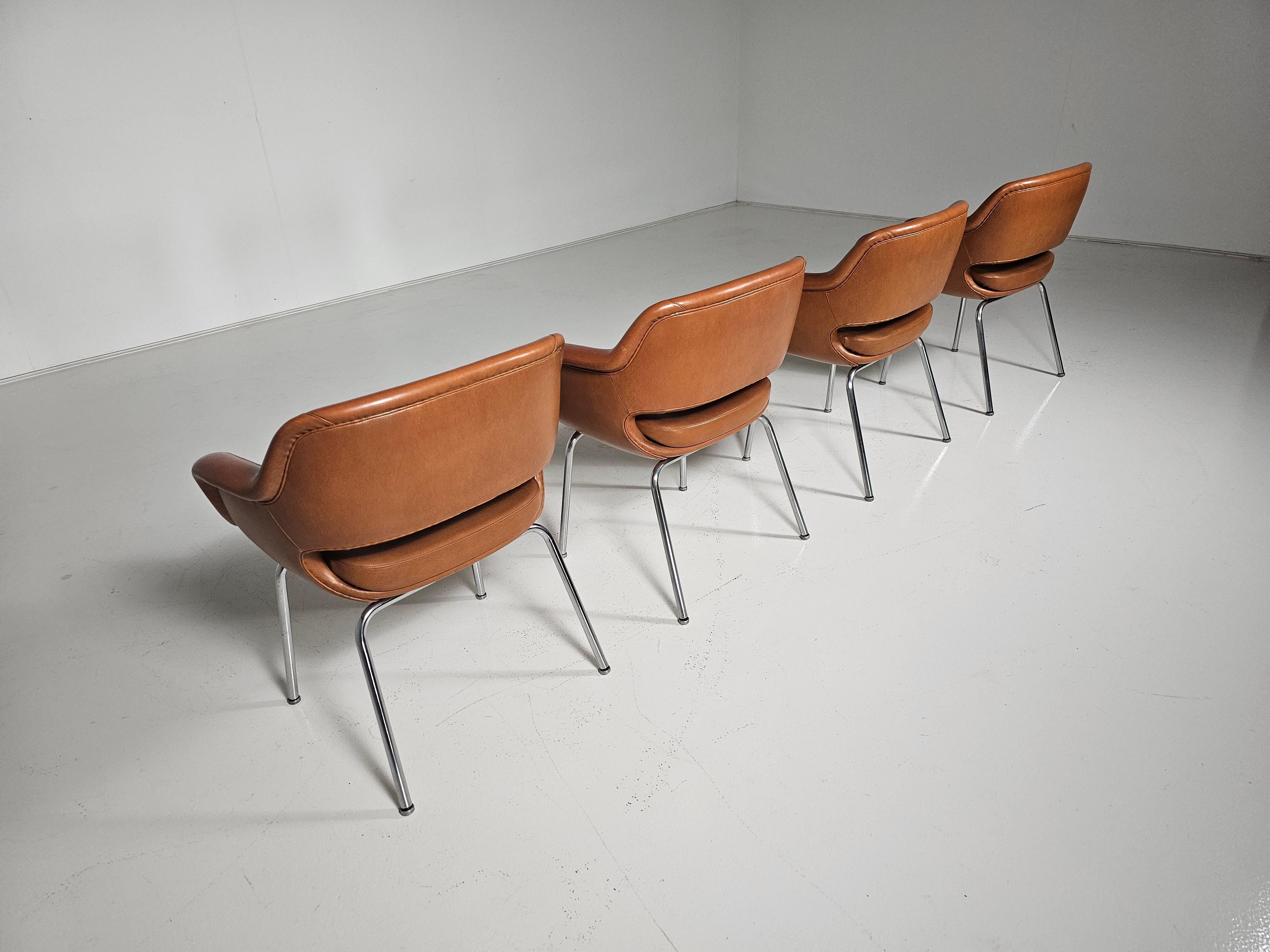 Acciaio Set di 4 sedie Kilta 'Model 1106/3' di Olli Mannermaa per Cassina, anni '60