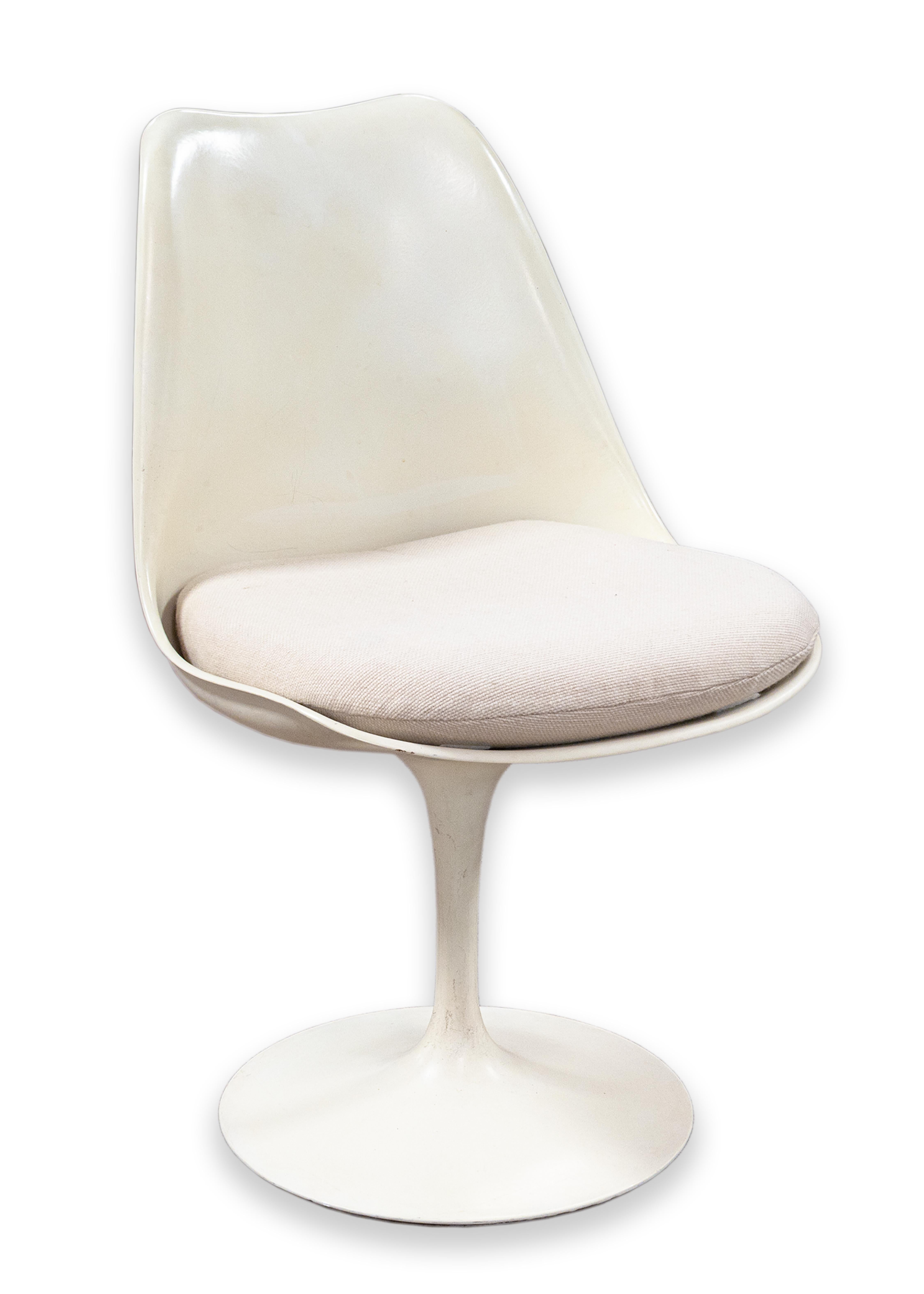 Set of 4 Knoll Saarinen Mid Century Modern 1970s White Tulip Dining Chairs 2
