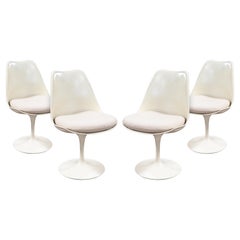 Set of 4 Knoll Saarinen Mid Century Modern 1970s White Tulip Dining Chairs