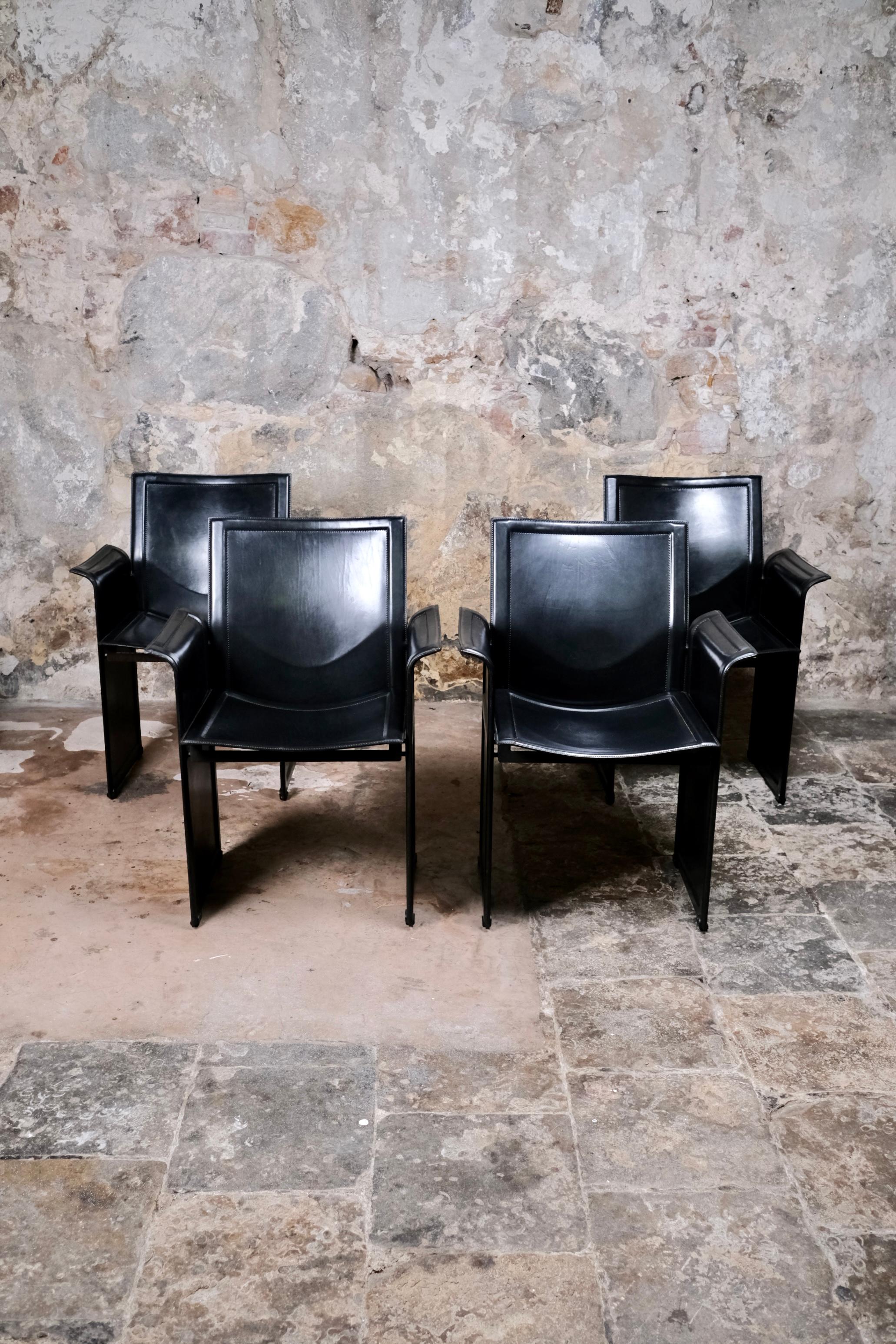 Set di quattro poltrone 