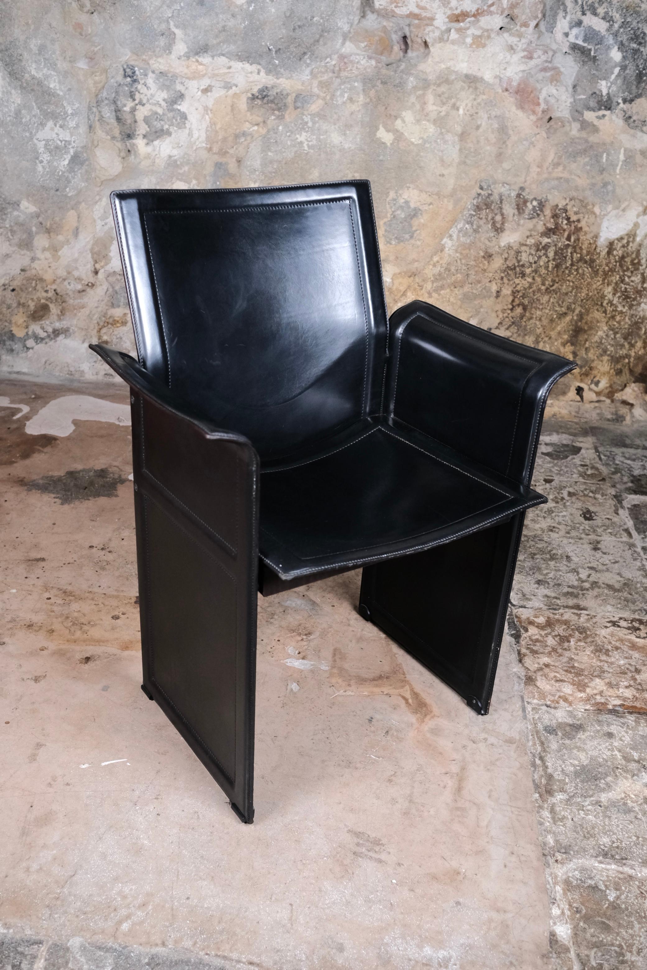 Metallo Set di 4 sedie Korium in pelle nera, Tito Agnoli per Matteo Grassi, anni '80 in vendita