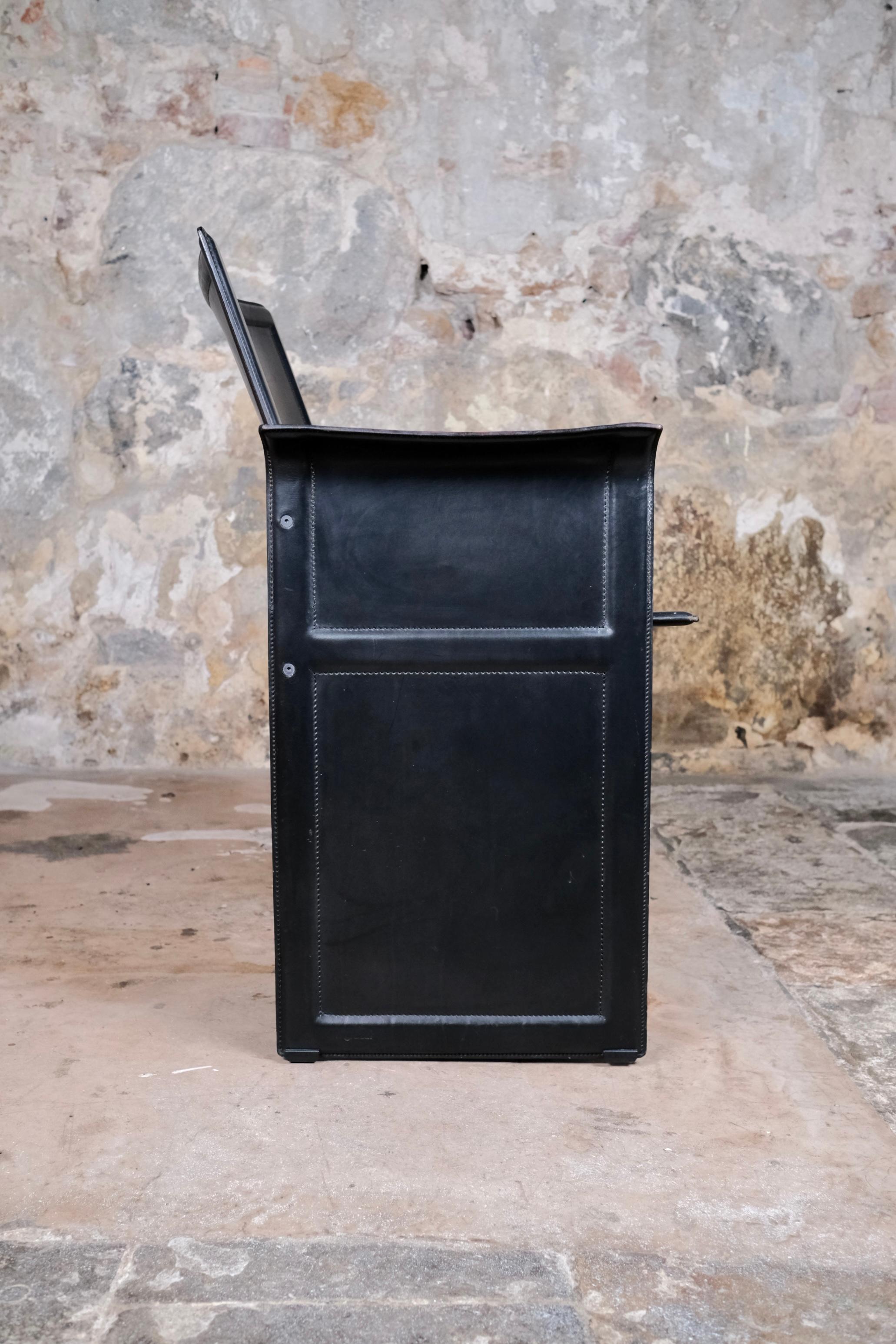 Set di 4 sedie Korium in pelle nera, Tito Agnoli per Matteo Grassi, anni '80 in vendita 1