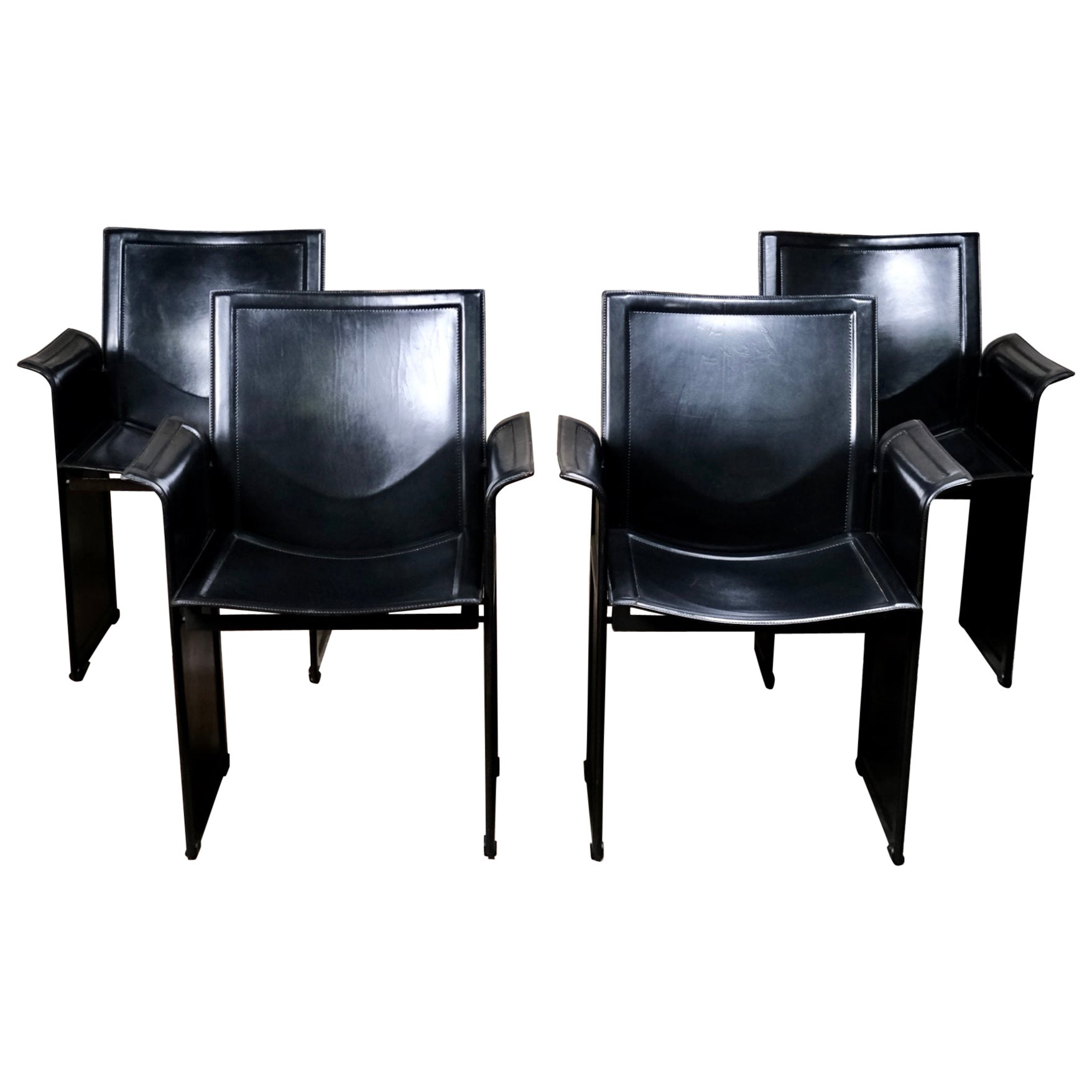 Satz von 4 Korium Stühlen in schwarzem Leder, Tito Agnoli für Matteo Grassi, 1980er Jahre