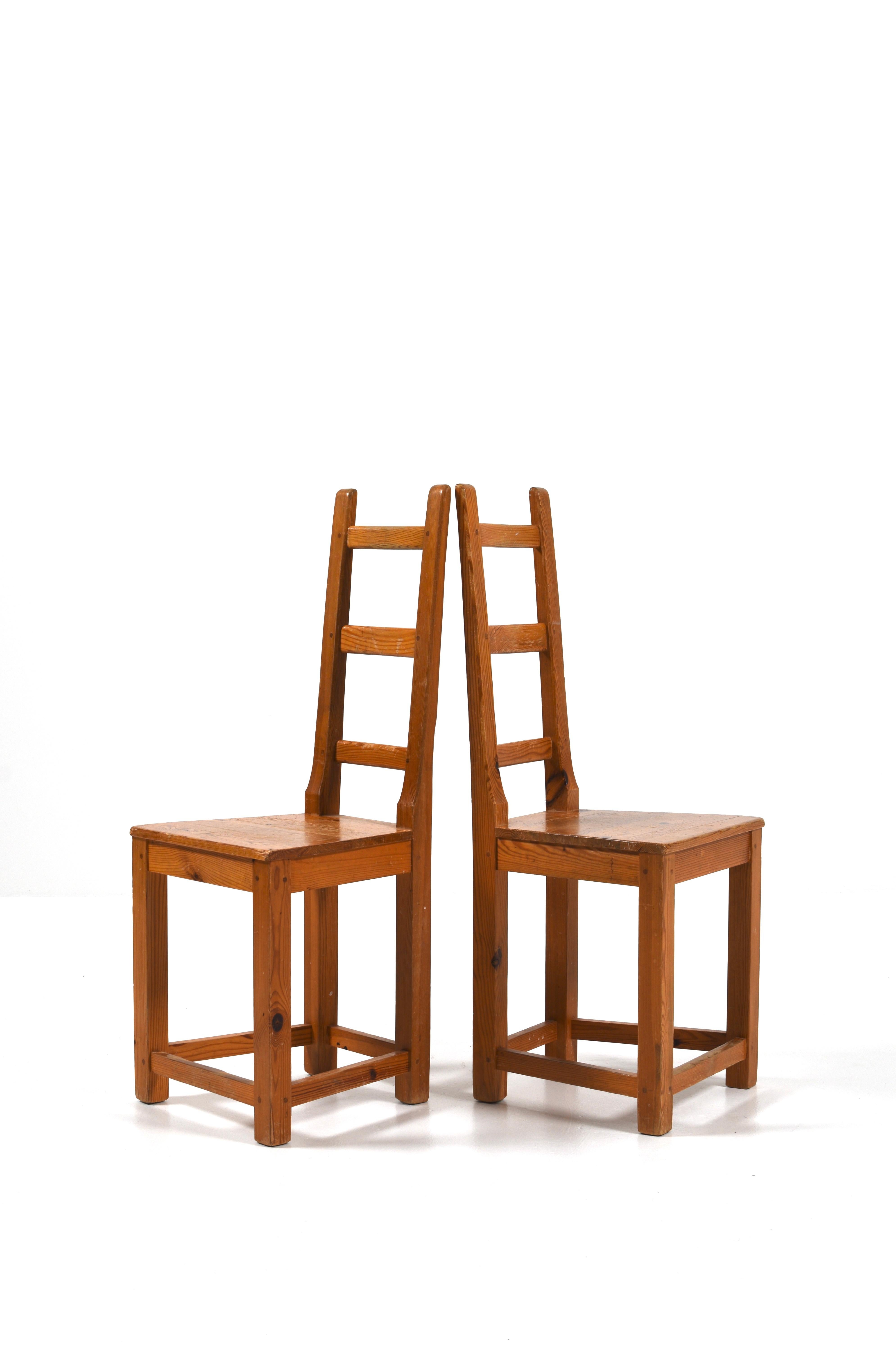 Lot de 4 chaises de salle à manger à dossier en échelle en pin de Sven Larsson, 1970, Suède en vente 3
