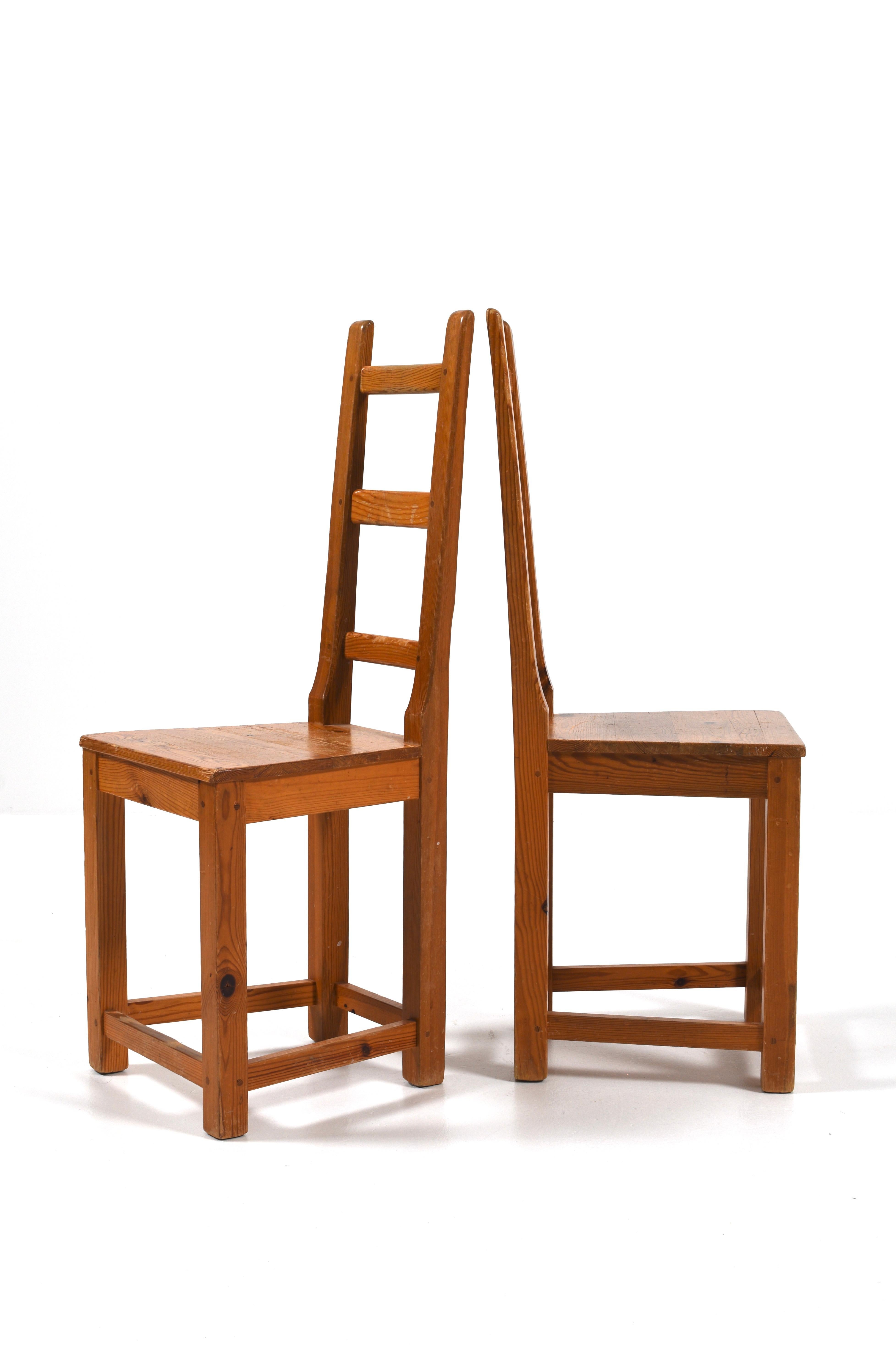 Lot de 4 chaises de salle à manger à dossier en échelle en pin de Sven Larsson, 1970, Suède en vente 4
