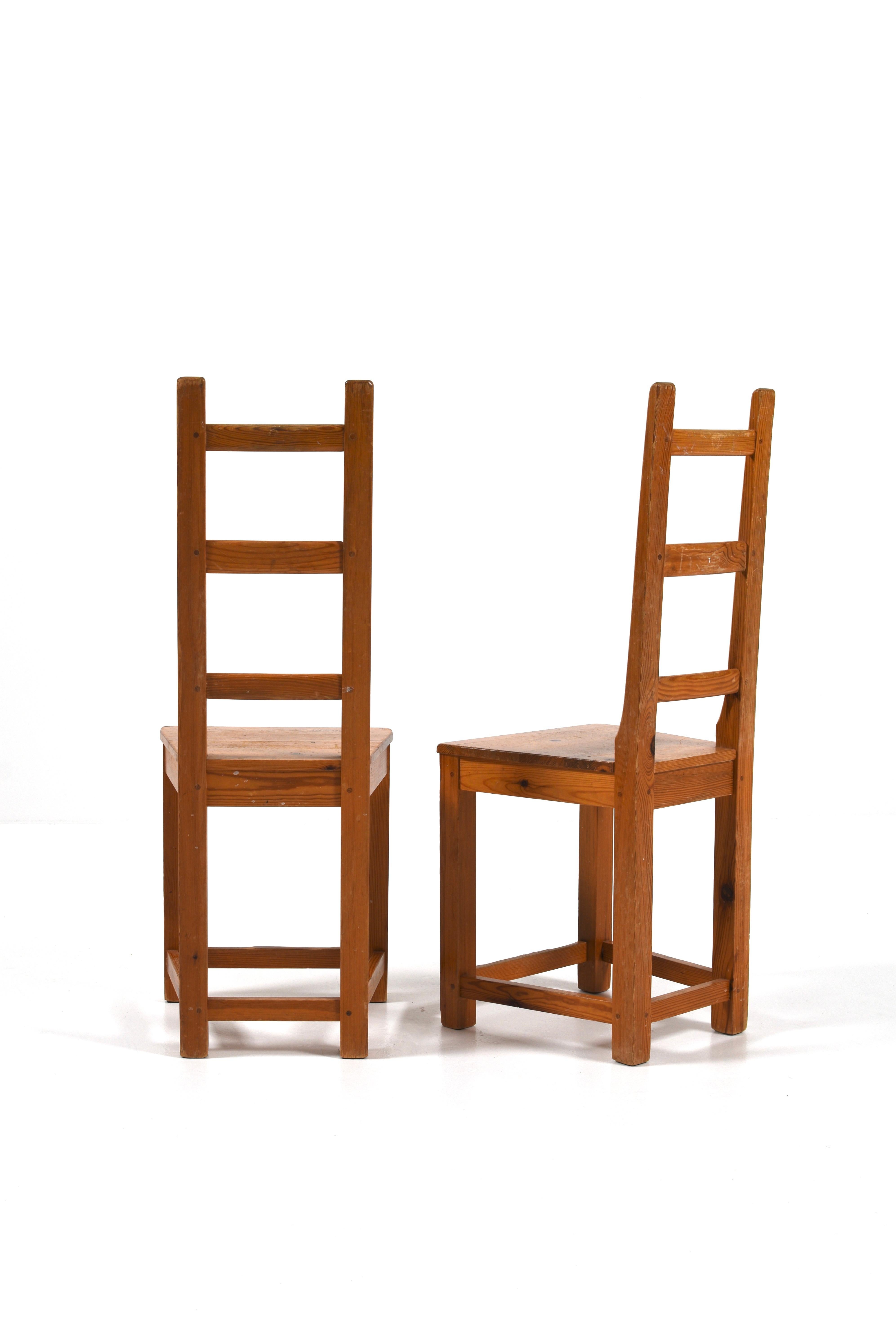 Lot de 4 chaises de salle à manger à dossier en échelle en pin de Sven Larsson, 1970, Suède en vente 5