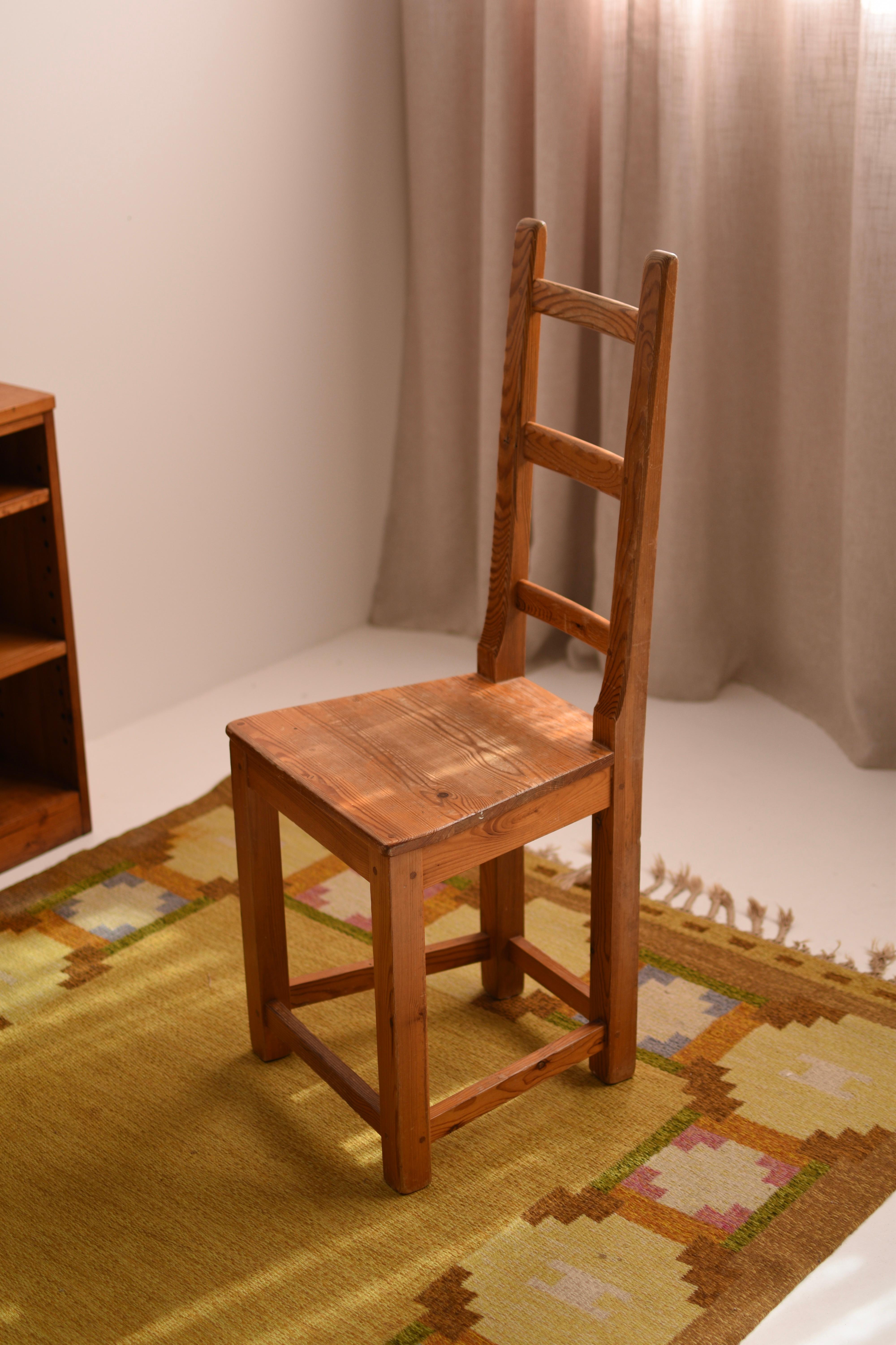 Lot de 4 chaises de salle à manger à dossier en échelle en pin de Sven Larsson, 1970, Suède en vente 13