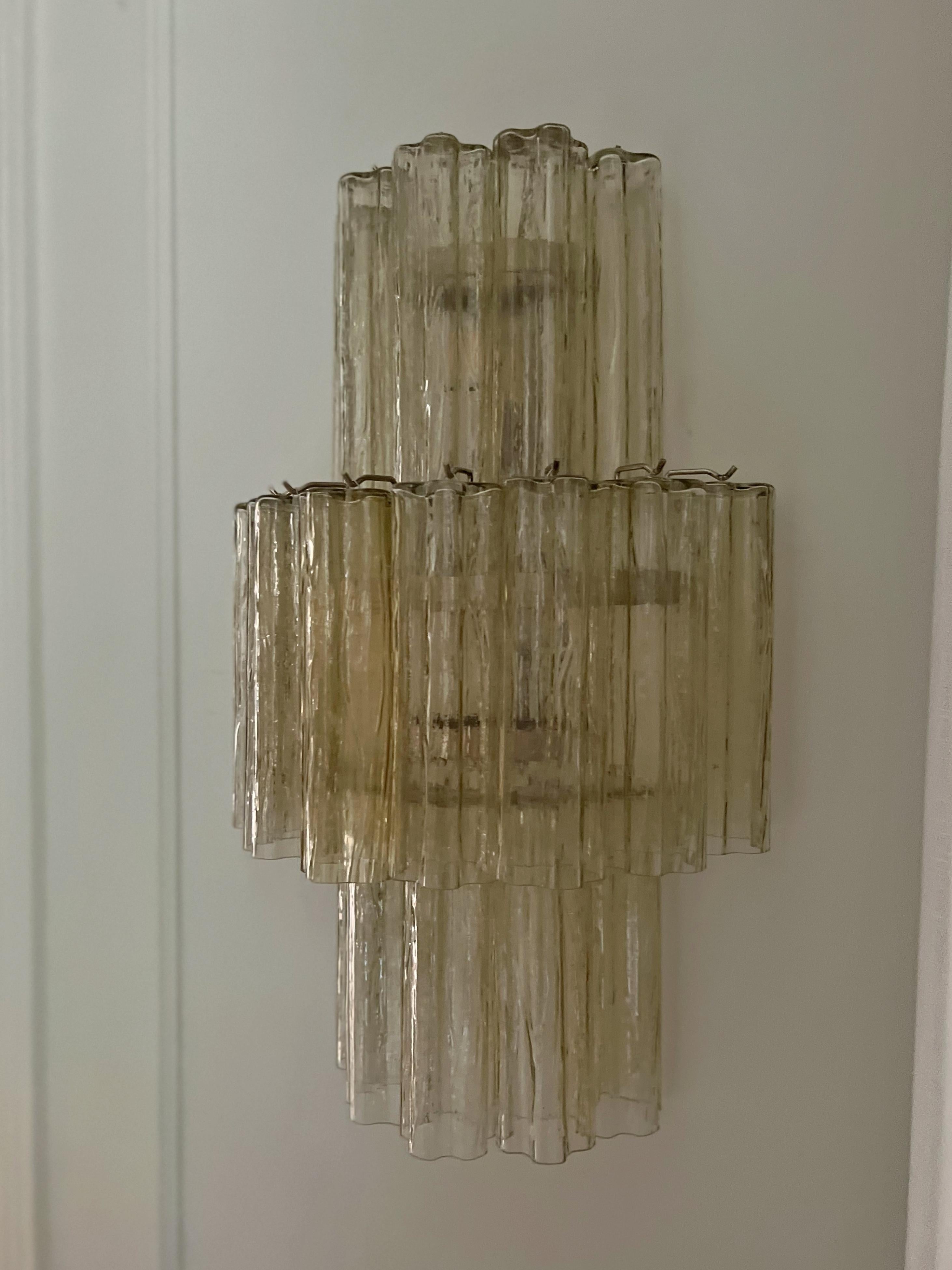 20ième siècle Ensemble de 4 grandes appliques murales en verre Murano de couleur miel - ambre - jaune en vente