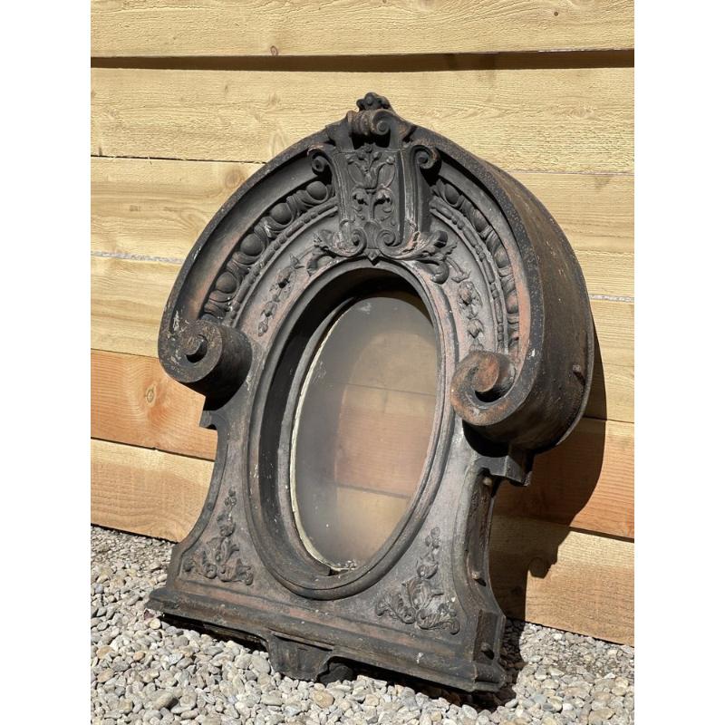 Set of 4 Large Bulls Eye Windows of a French Castle in Cast Iron, 1880 For Sale 5