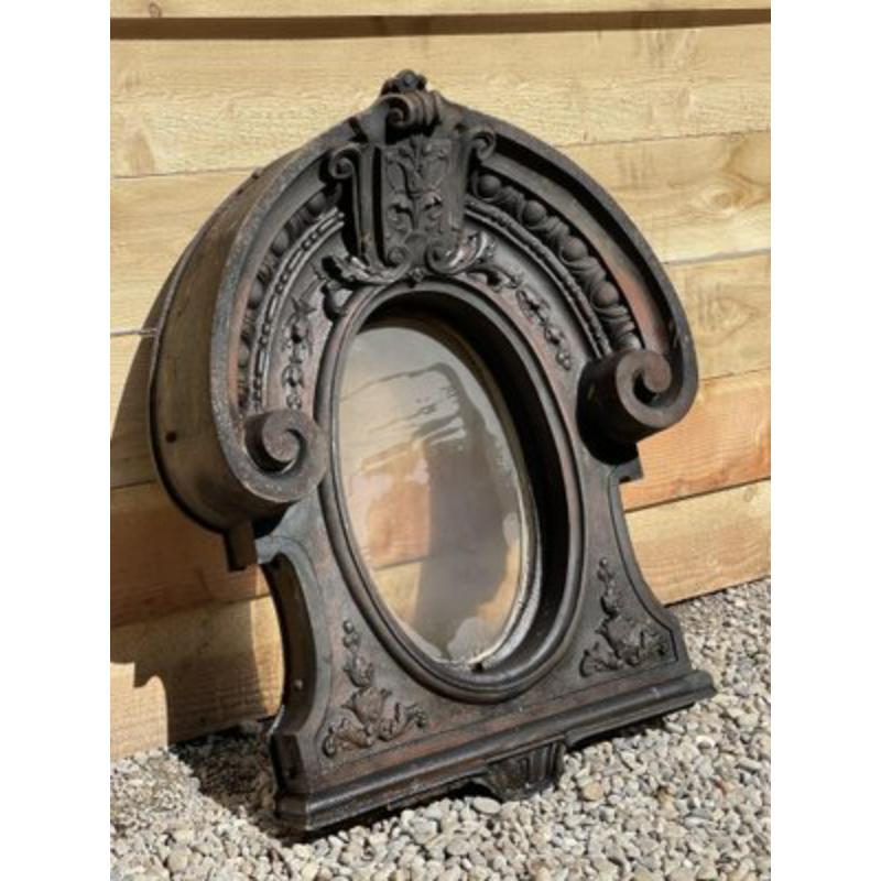 Set of 4 Large Bulls Eye Windows of a French Castle in Cast Iron, 1880
 
 Vintage Design
 Magnificent and authentic cast iron bull's eye window from a roof, French castle circa 1880.
 
 Additional information:
 Material: Cast Iron
 Color: Brown
