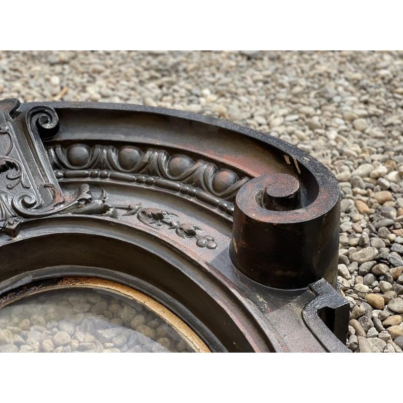 Set of 4 Large Bulls Eye Windows of a French Castle in Cast Iron, 1880 For Sale 4