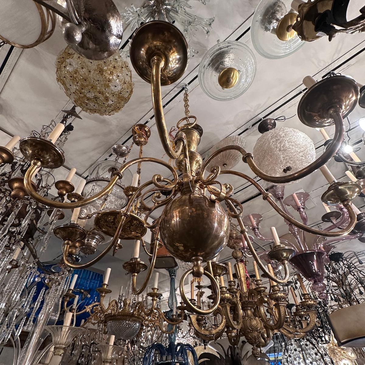 Set di 4 grandi lampadari olandesi. Venduto singolarmente. in vendita 10