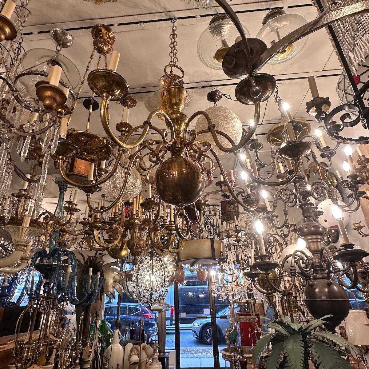 Set di 4 grandi lampadari olandesi. Venduto singolarmente. in vendita 13