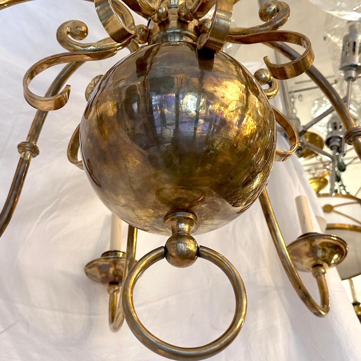 Set di 4 grandi lampadari olandesi. Venduto singolarmente. in vendita 1