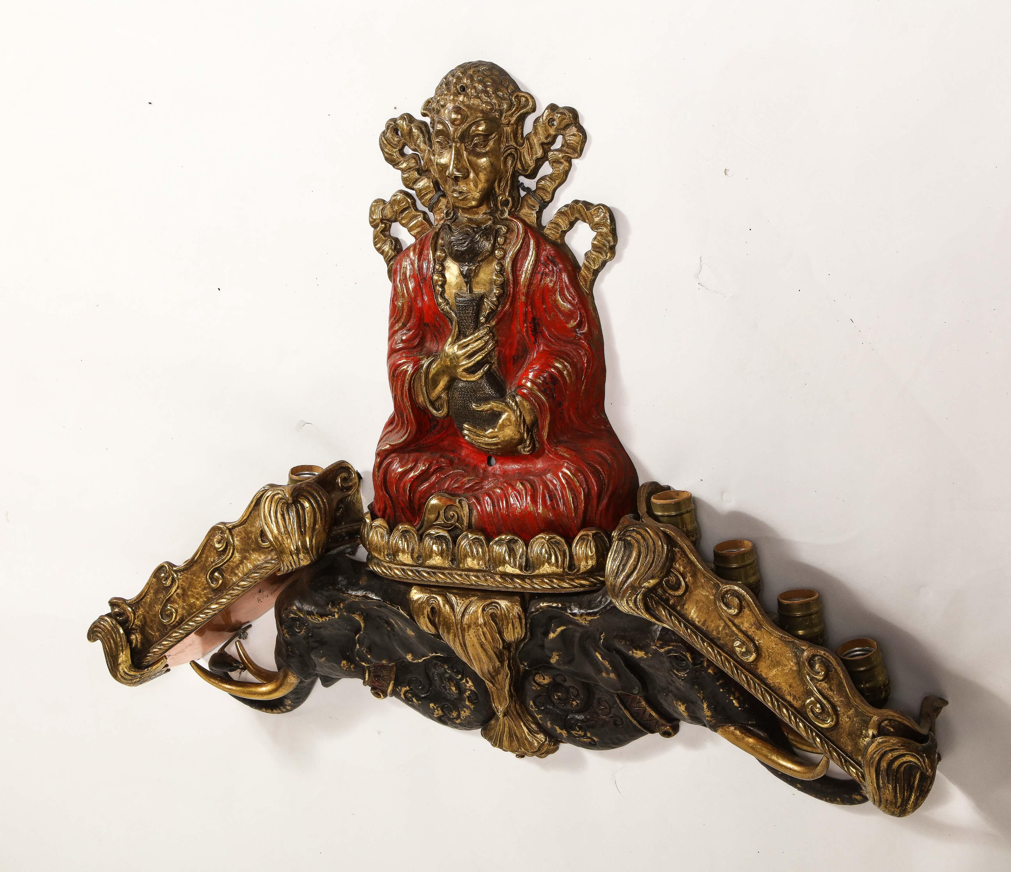 Satz von 4 großen figuralen Chinoiserie-Wandleuchtern aus vergoldeter Bronze, Caldwell zugeschrieben im Angebot 8