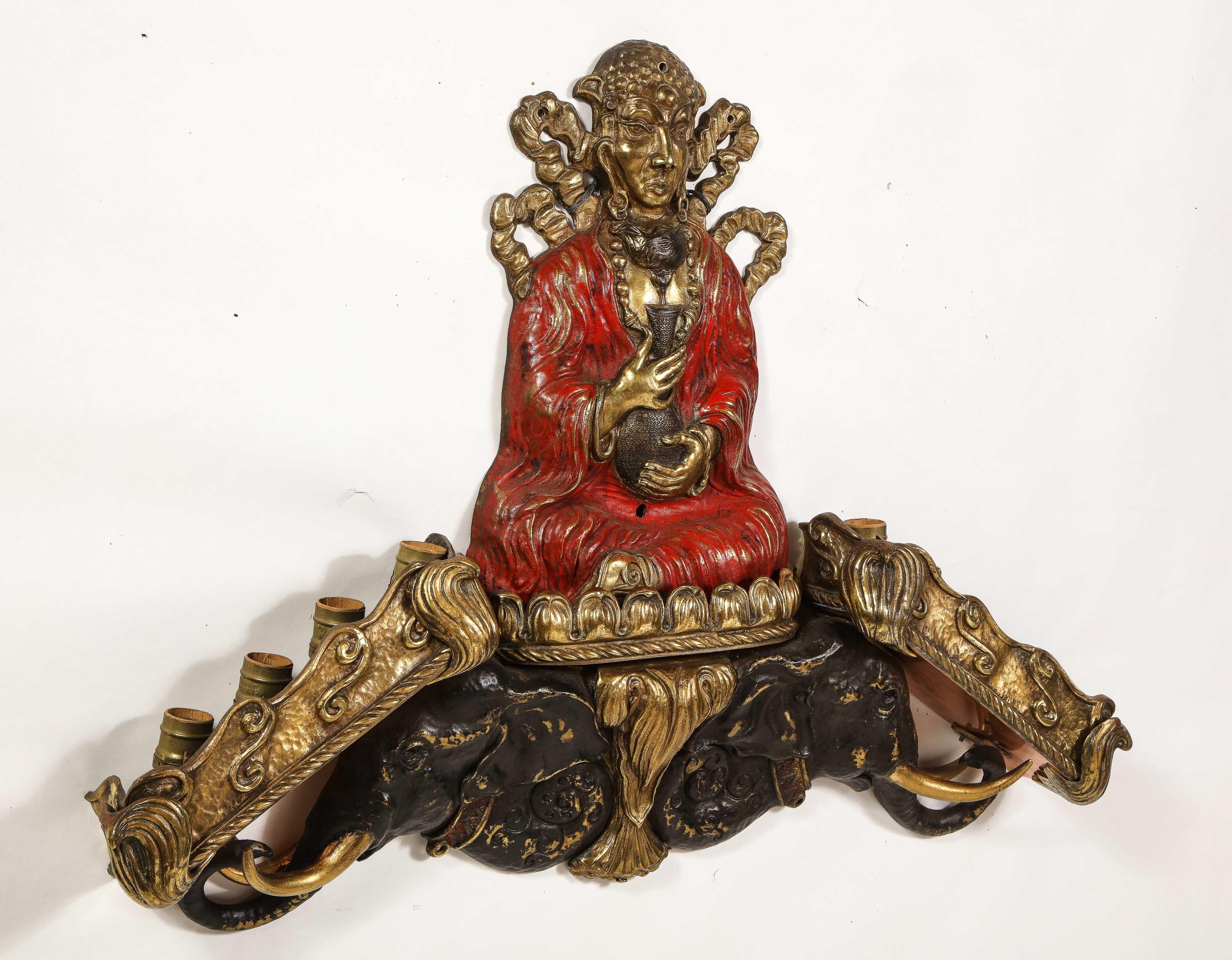 Satz von 4 großen figuralen Chinoiserie-Wandleuchtern aus vergoldeter Bronze, Caldwell zugeschrieben (amerikanisch) im Angebot