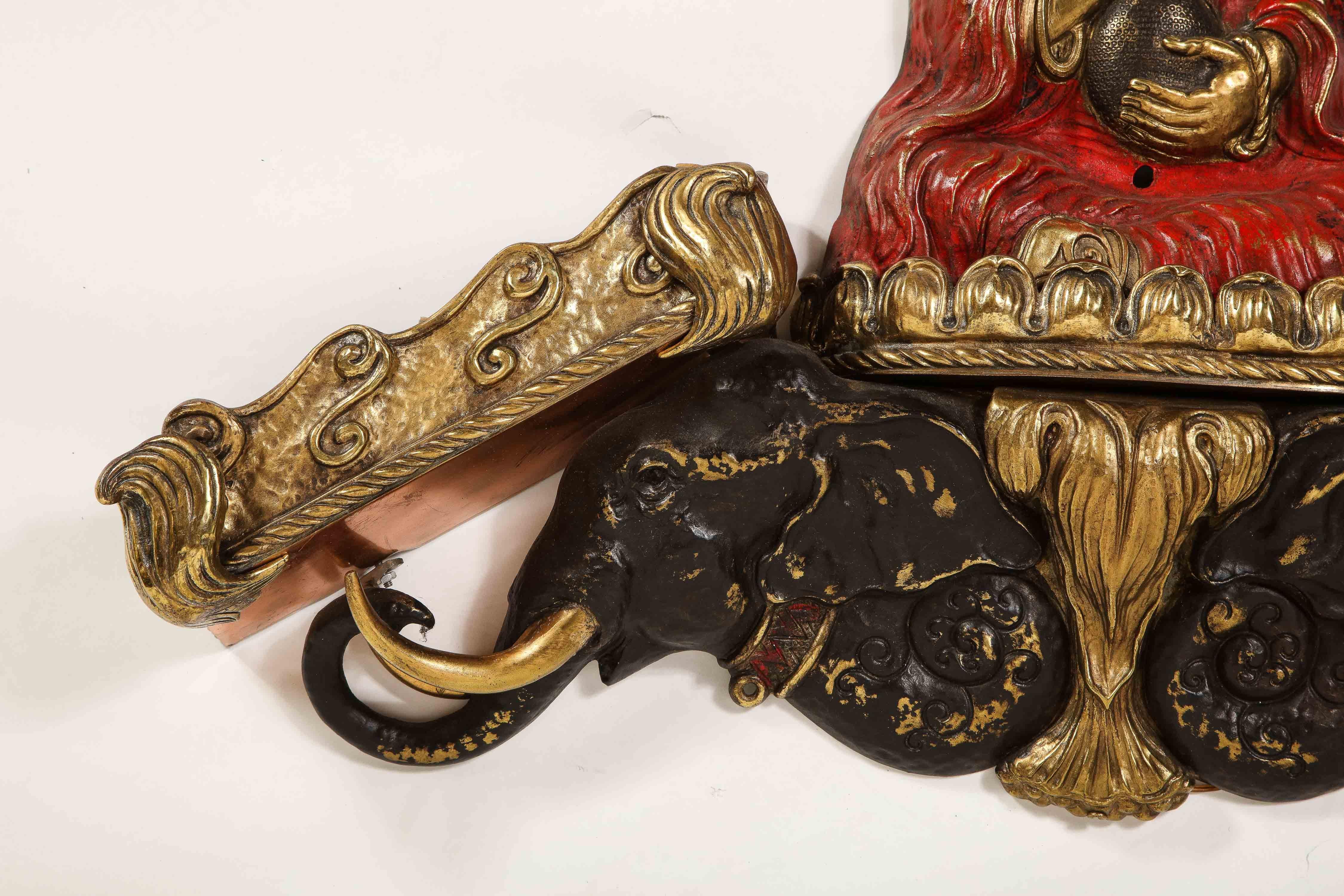 Satz von 4 großen figuralen Chinoiserie-Wandleuchtern aus vergoldeter Bronze, Caldwell zugeschrieben im Zustand „Gut“ im Angebot in New York, NY