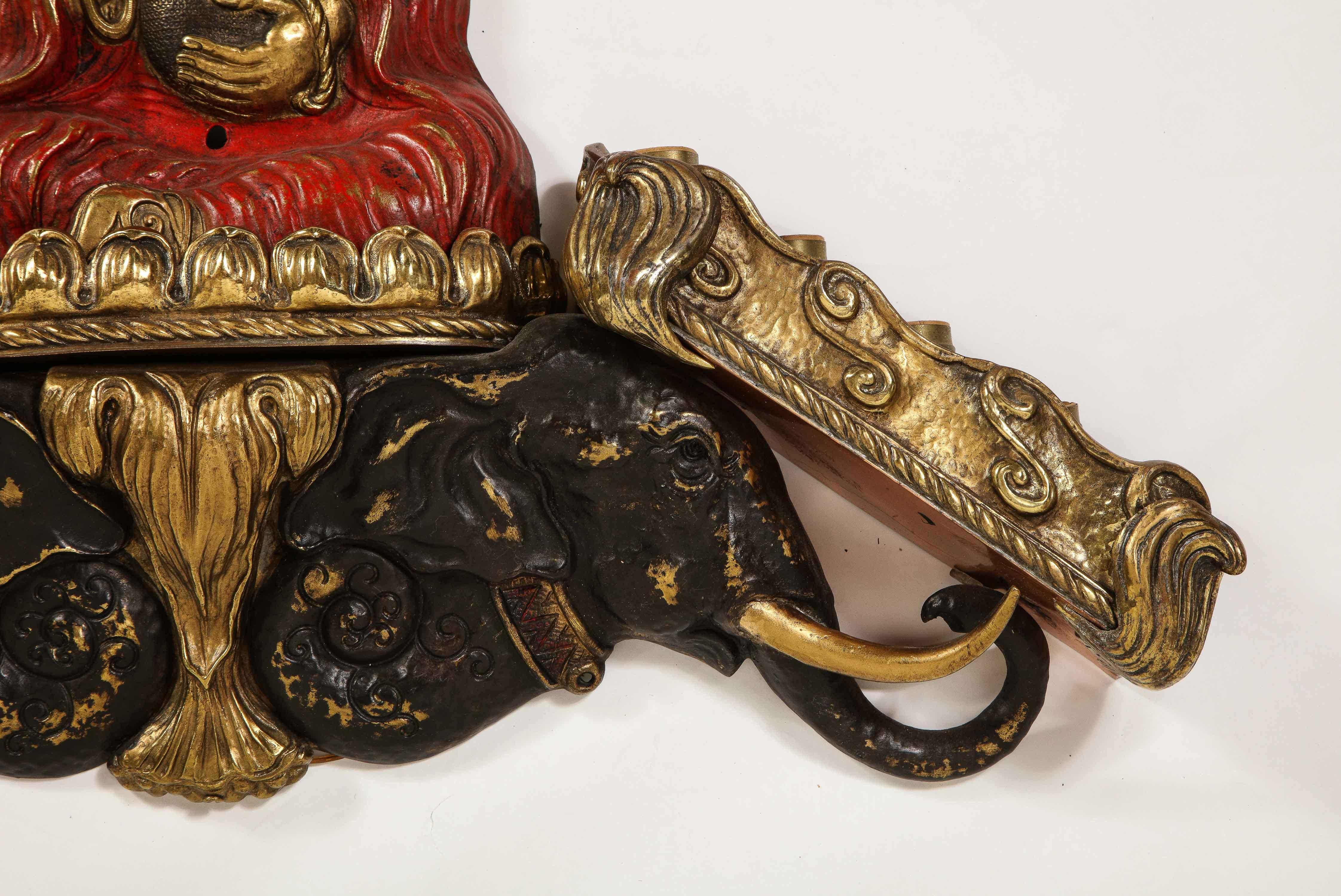Satz von 4 großen figuralen Chinoiserie-Wandleuchtern aus vergoldeter Bronze, Caldwell zugeschrieben im Angebot 1