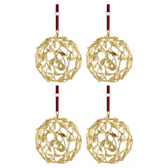 Set di 4 grandi decorazioni a forma di vischio in metallo color oro con nastro rosso