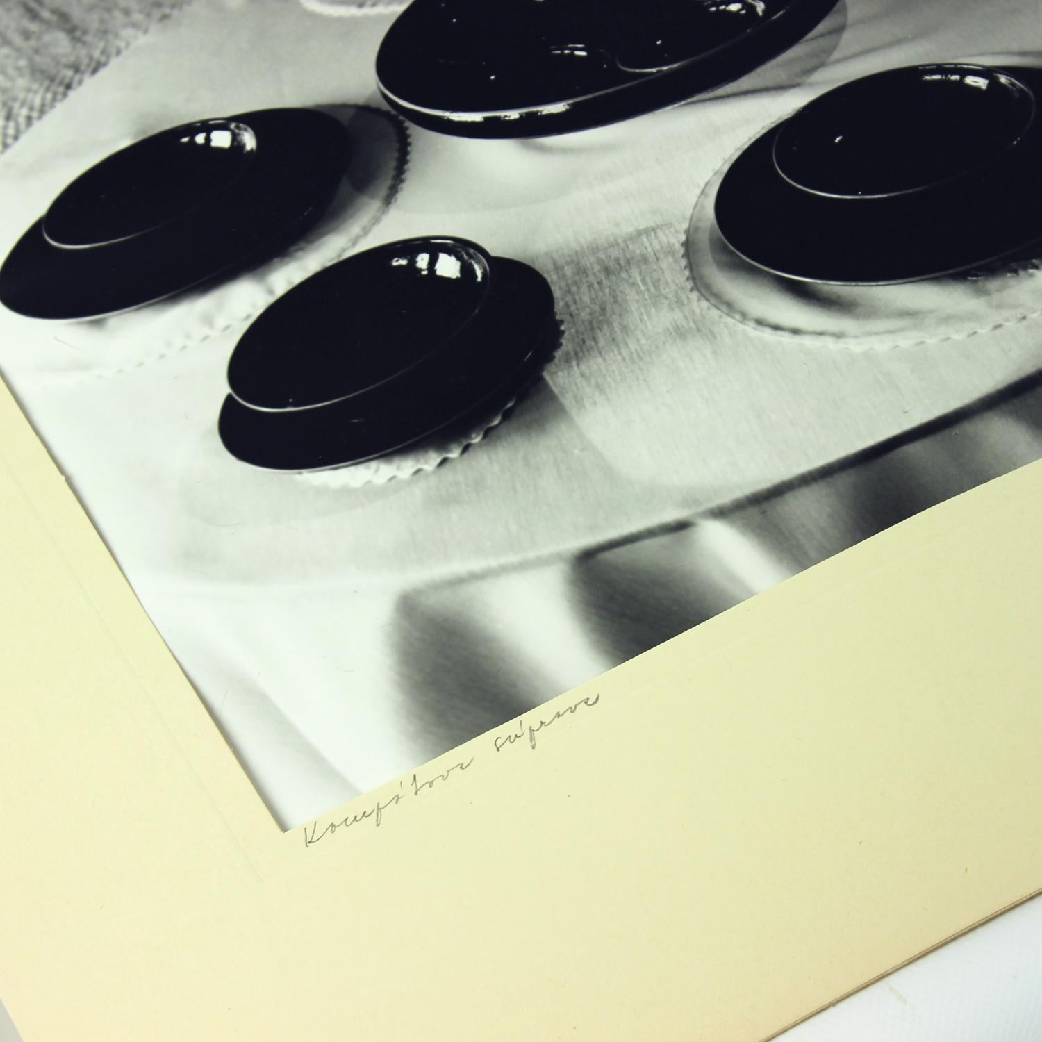 Ensemble de 4 grands clichés d'œuvres d'art en céramique de Ditta Abrhamova, Cz en vente 8