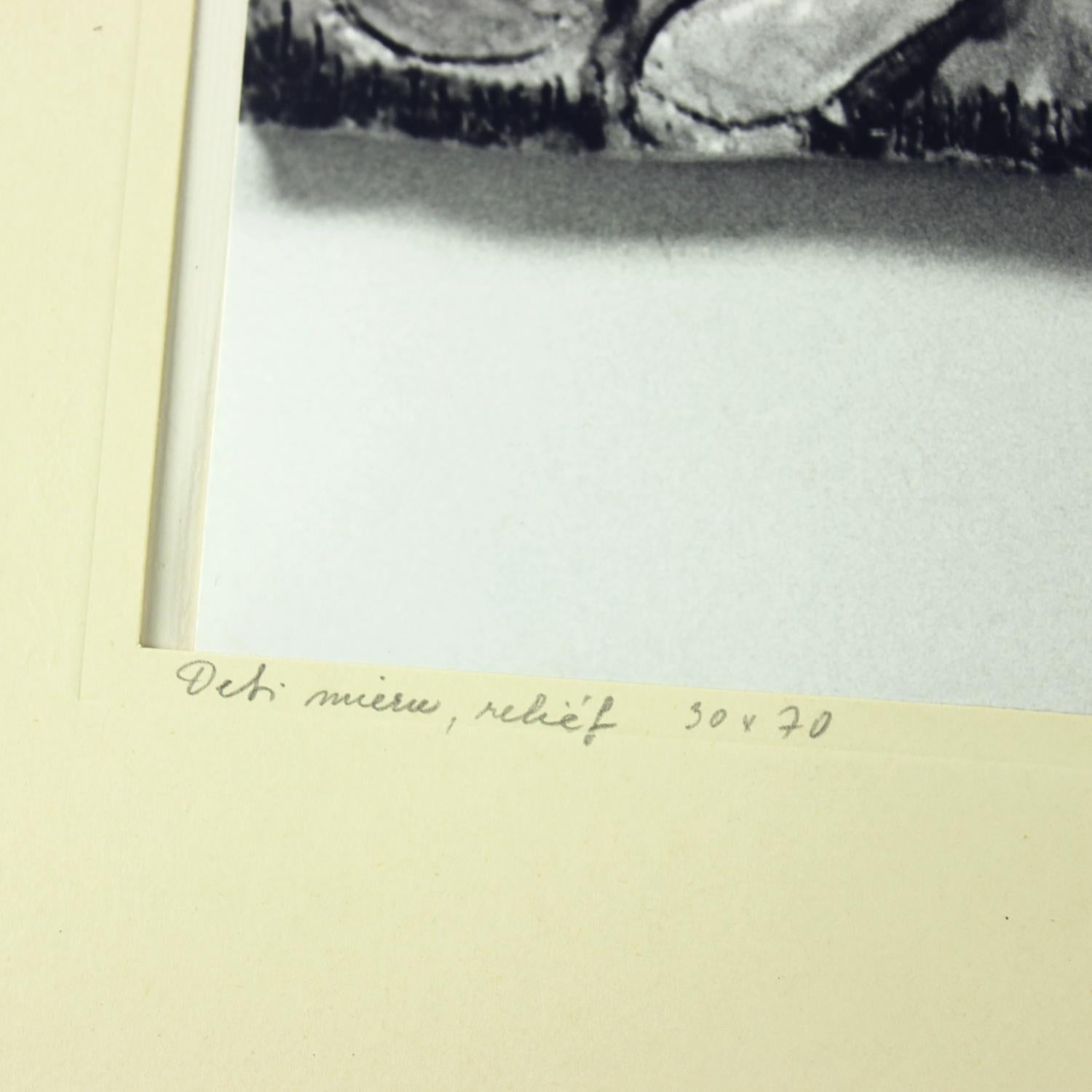 Papier Ensemble de 4 grands clichés d'œuvres d'art en céramique de Ditta Abrhamova, Cz en vente