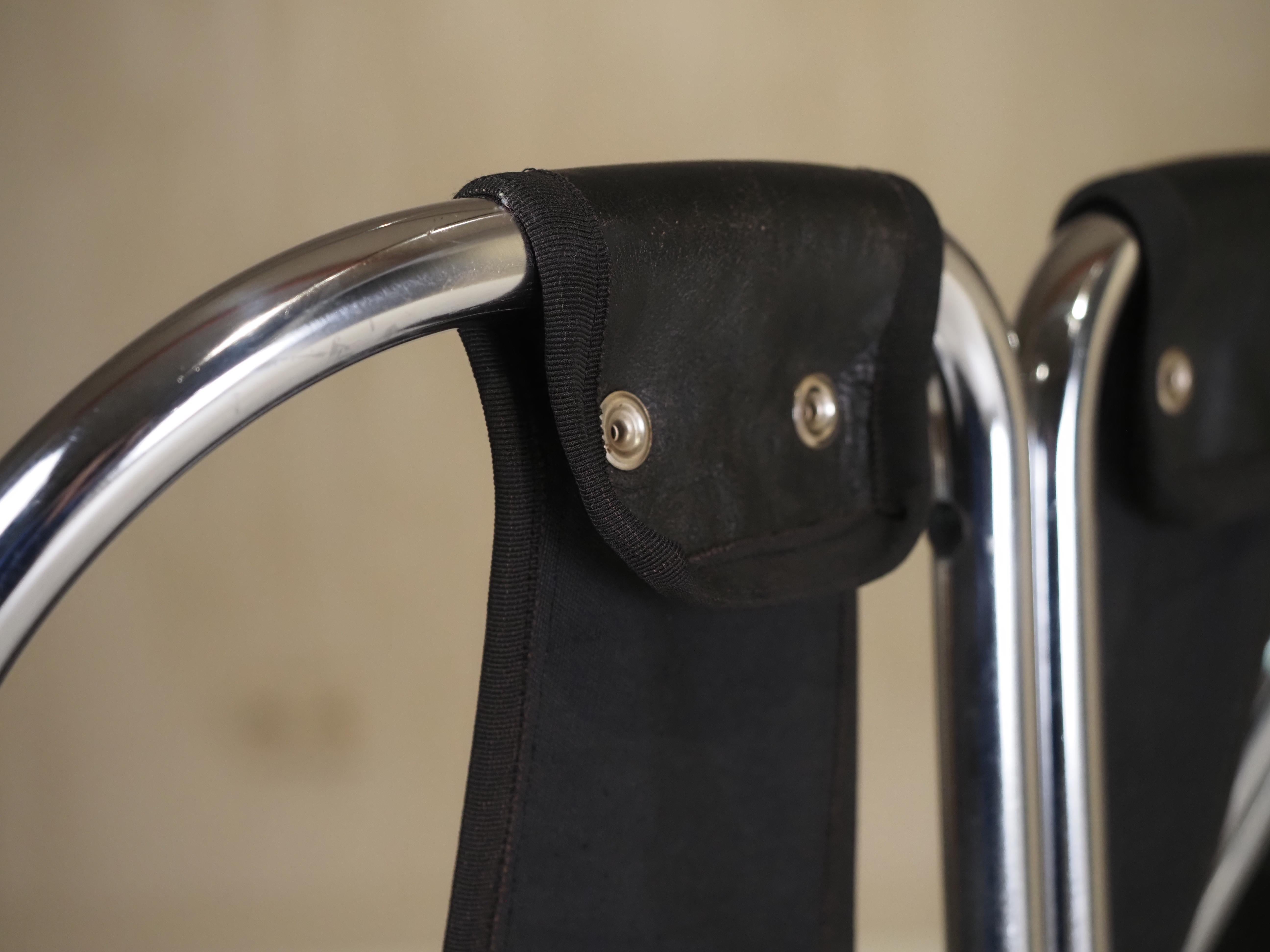 Set di 4 sedie in pelle e cromo anni '60 in vendita 3