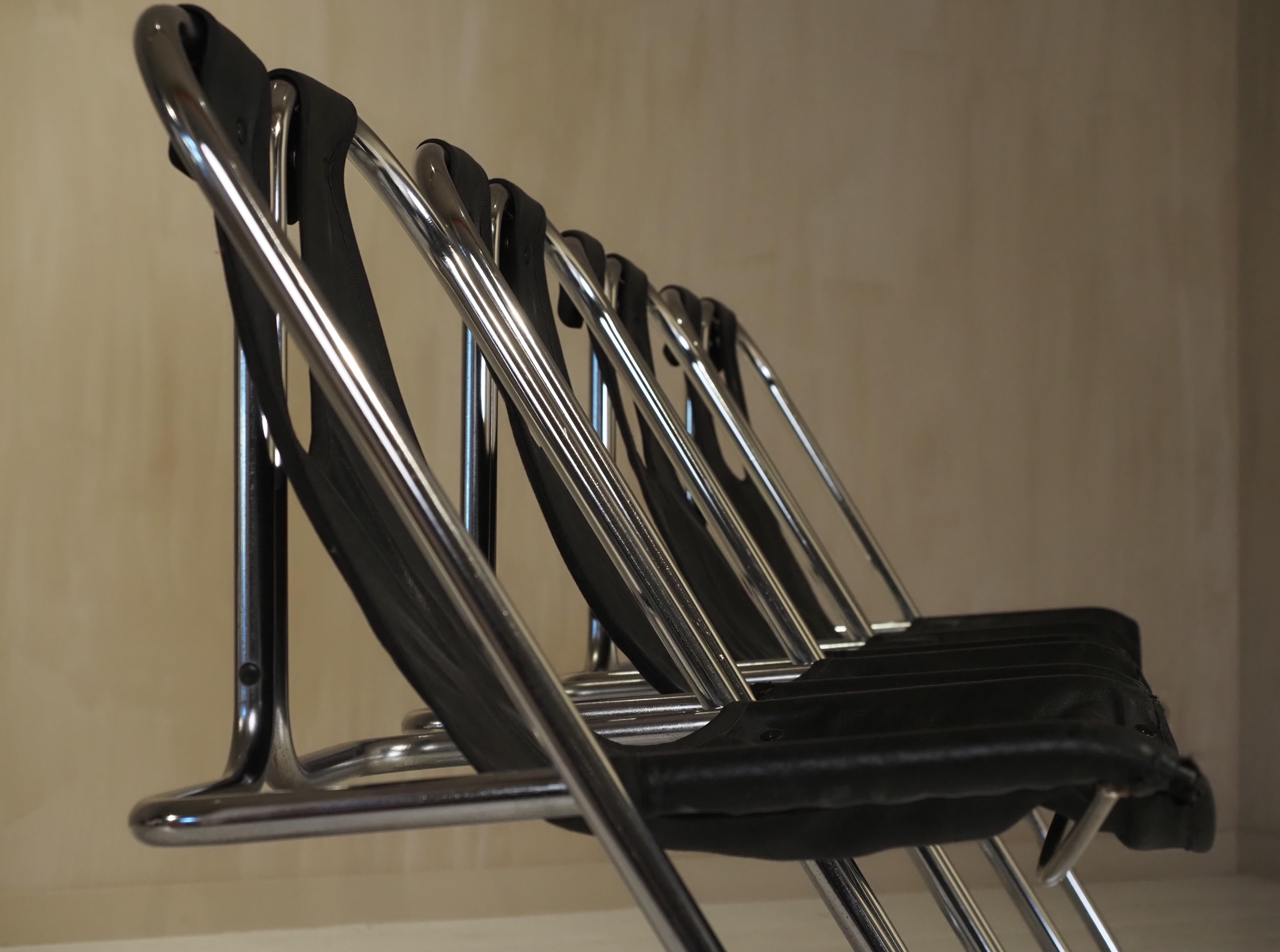 Set di 4 sedie in pelle e cromo anni '60 in vendita 9