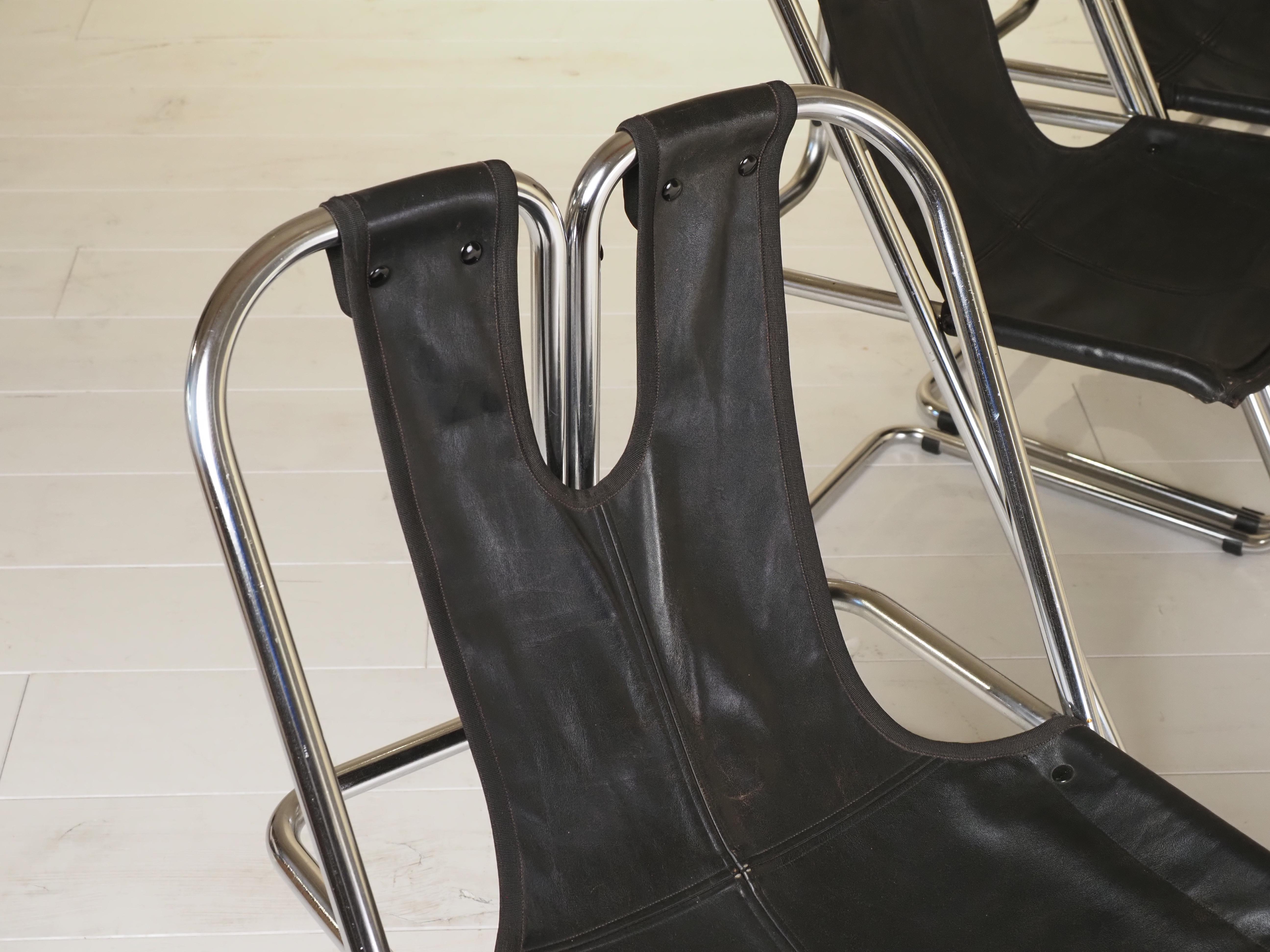Set di 4 sedie in pelle e cromo anni '60 in vendita 11