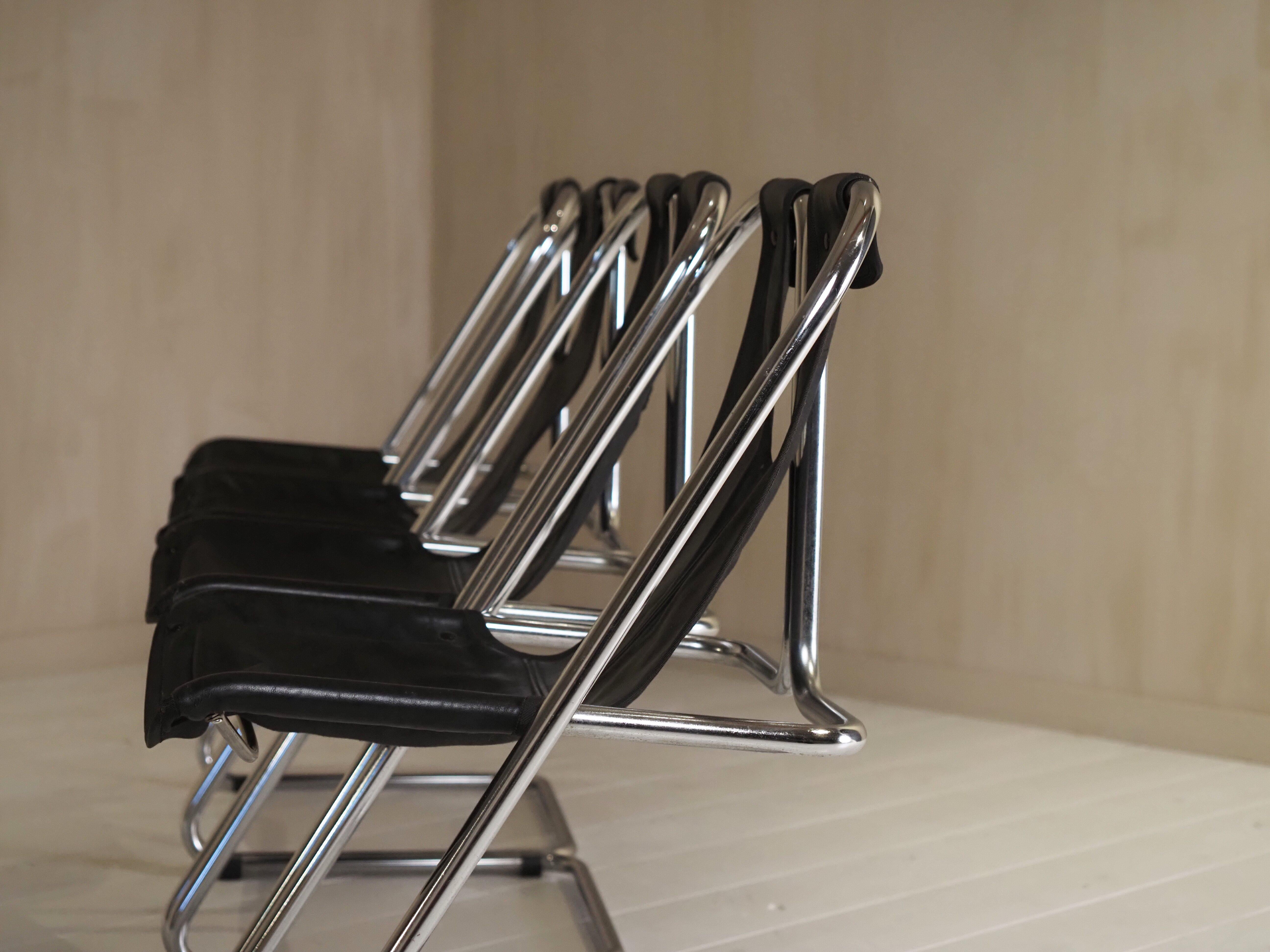 Set di 4 sedie in pelle e cromo anni '60 in vendita 1