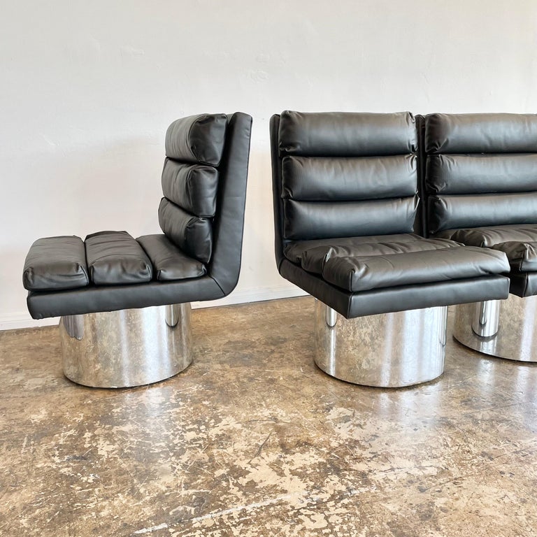 Metal Set of 4 Leather and Chrome Swivel Dining Chairs For Sale