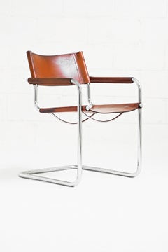 Satz von 4 freitragenden Lederstühlen im Stil von Matteo Grassi