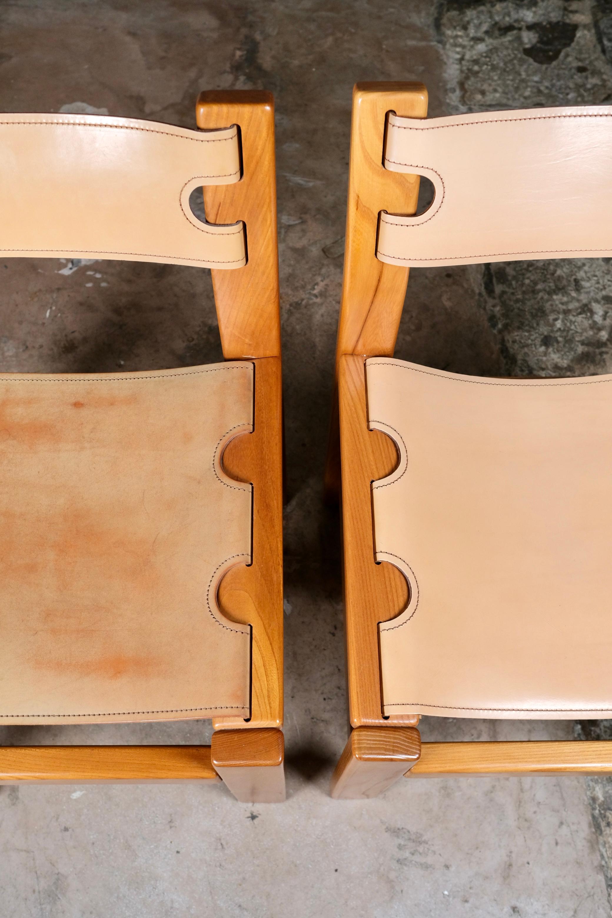 Set of 4 leather chairs by Maison Regain, made in France, 1080s en venta 9