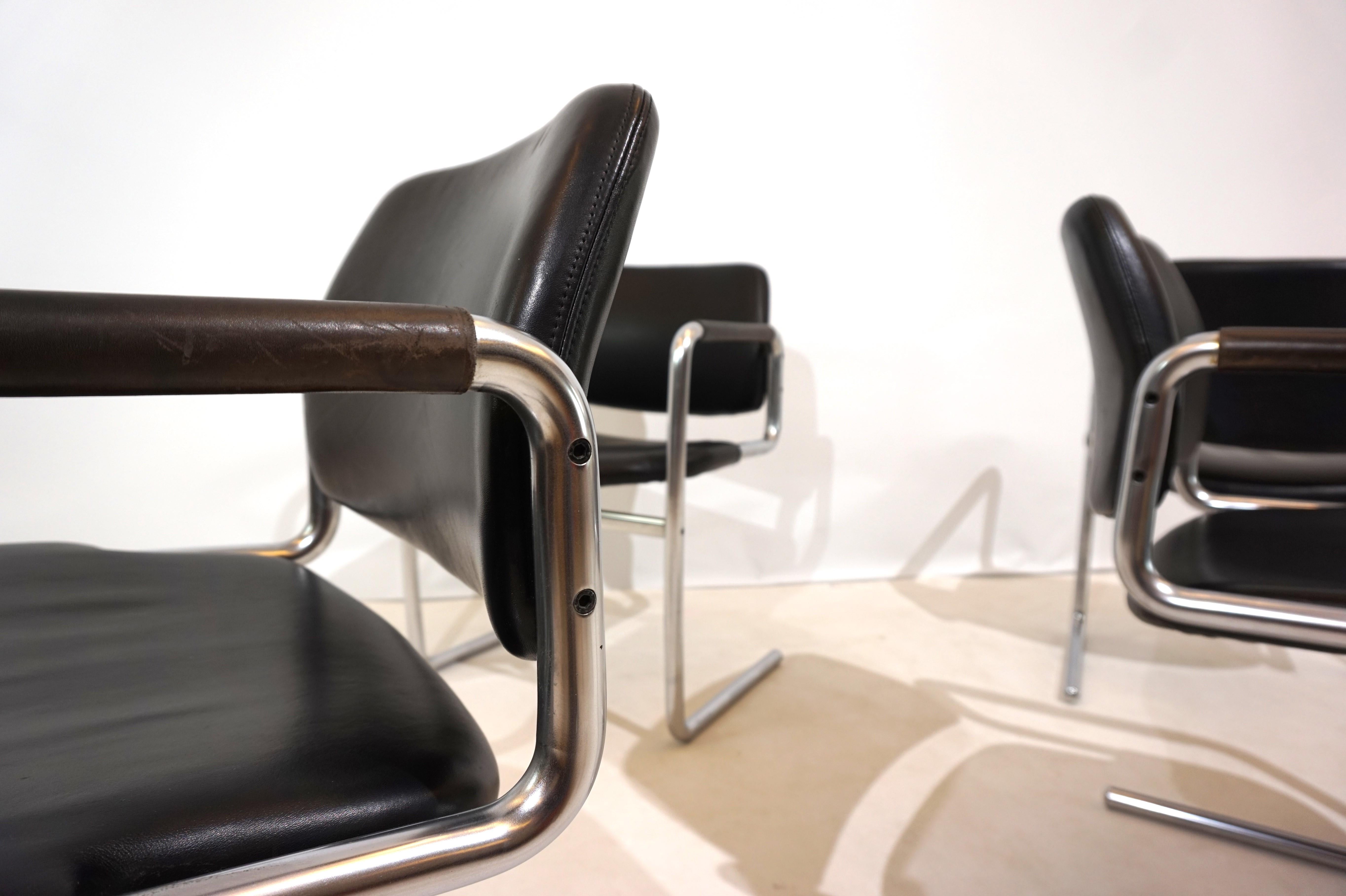 Set of 4 leather dining chairs by Jørgen Kastholm for Kusch&Co In Good Condition For Sale In Ludwigslust, DE