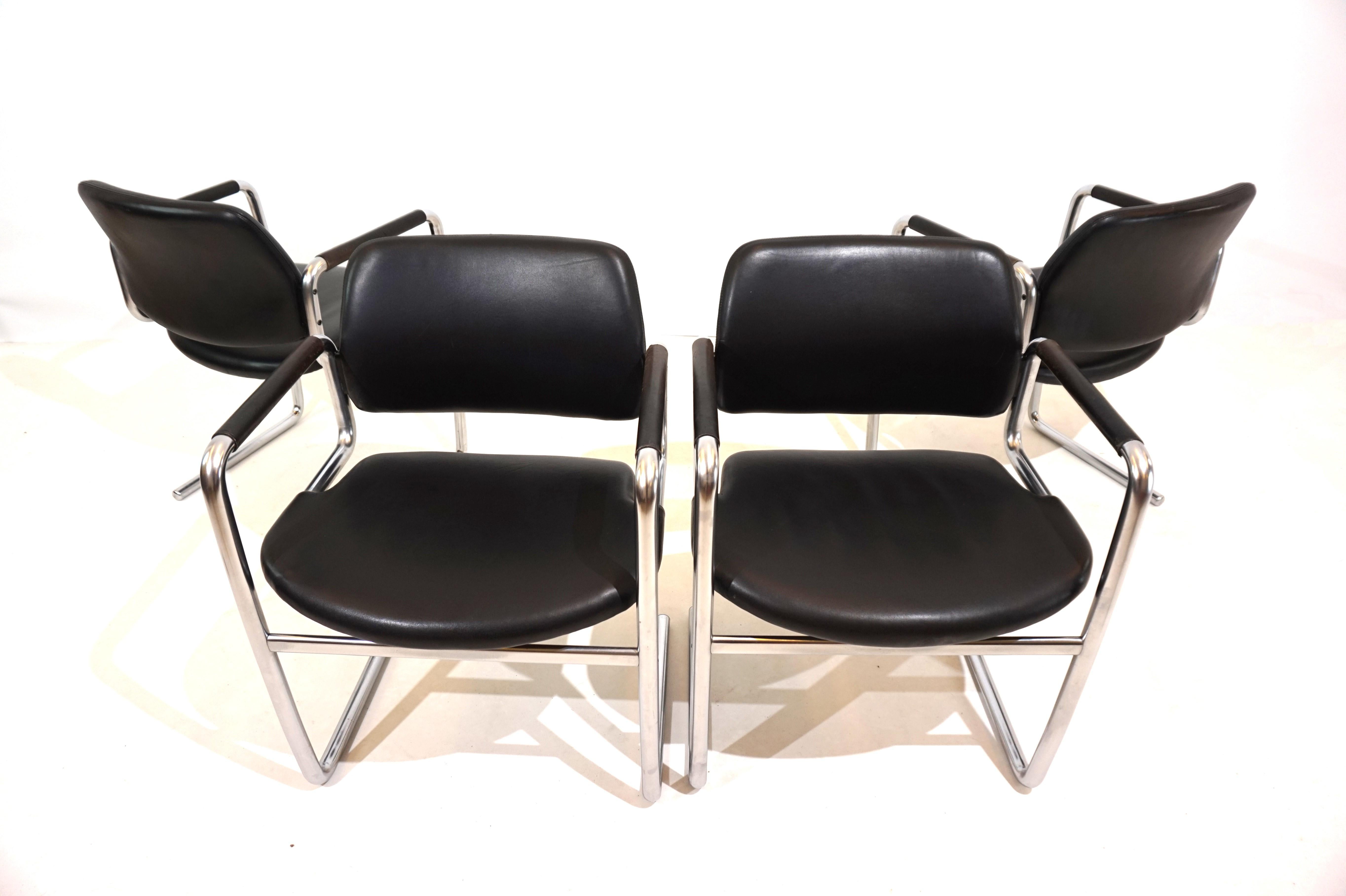 Cuir Ensemble de 4 chaises de salle à manger en cuir par Jørgen Kastholm pour Kusch+Co en vente